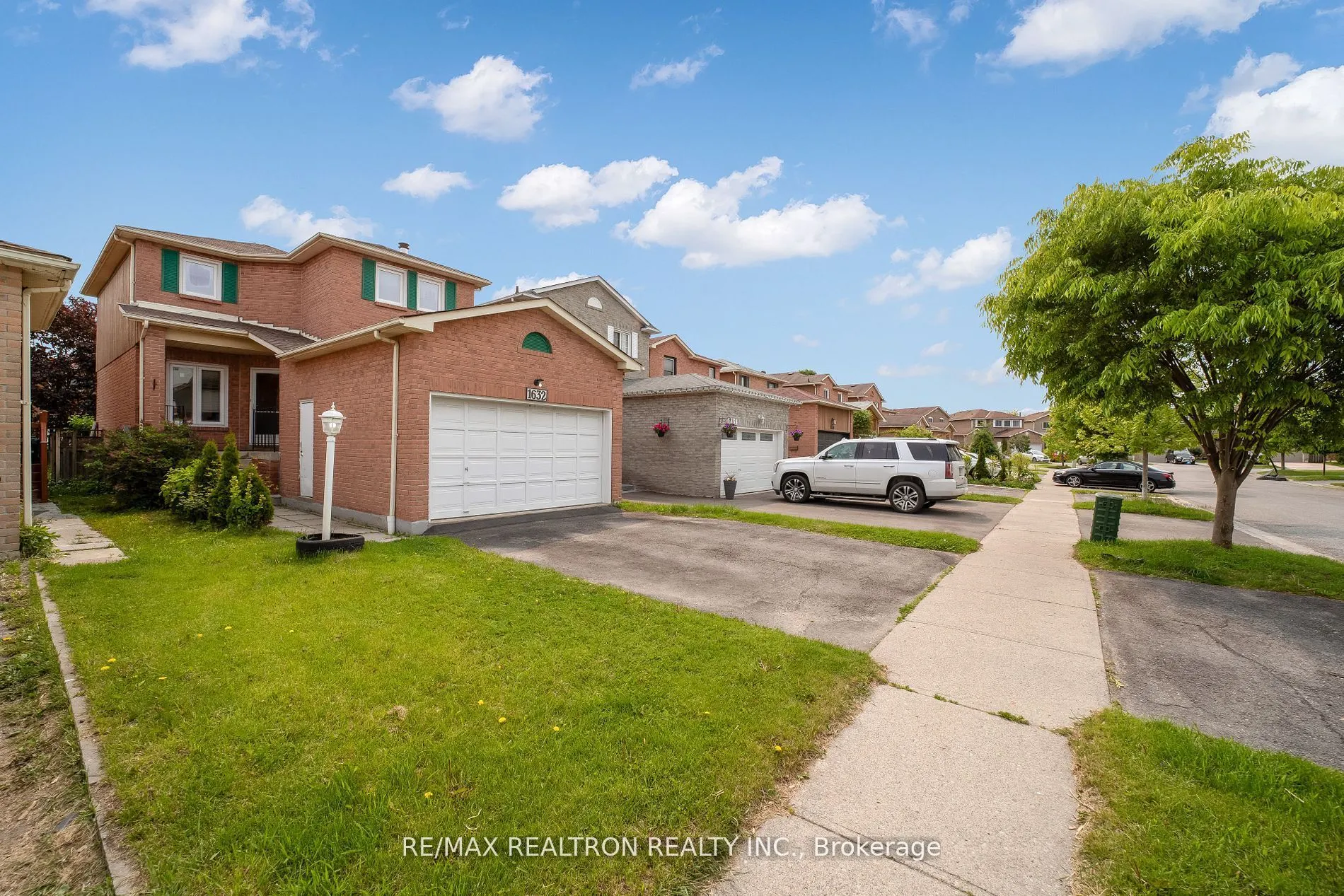 1632 Fairfield Crescent