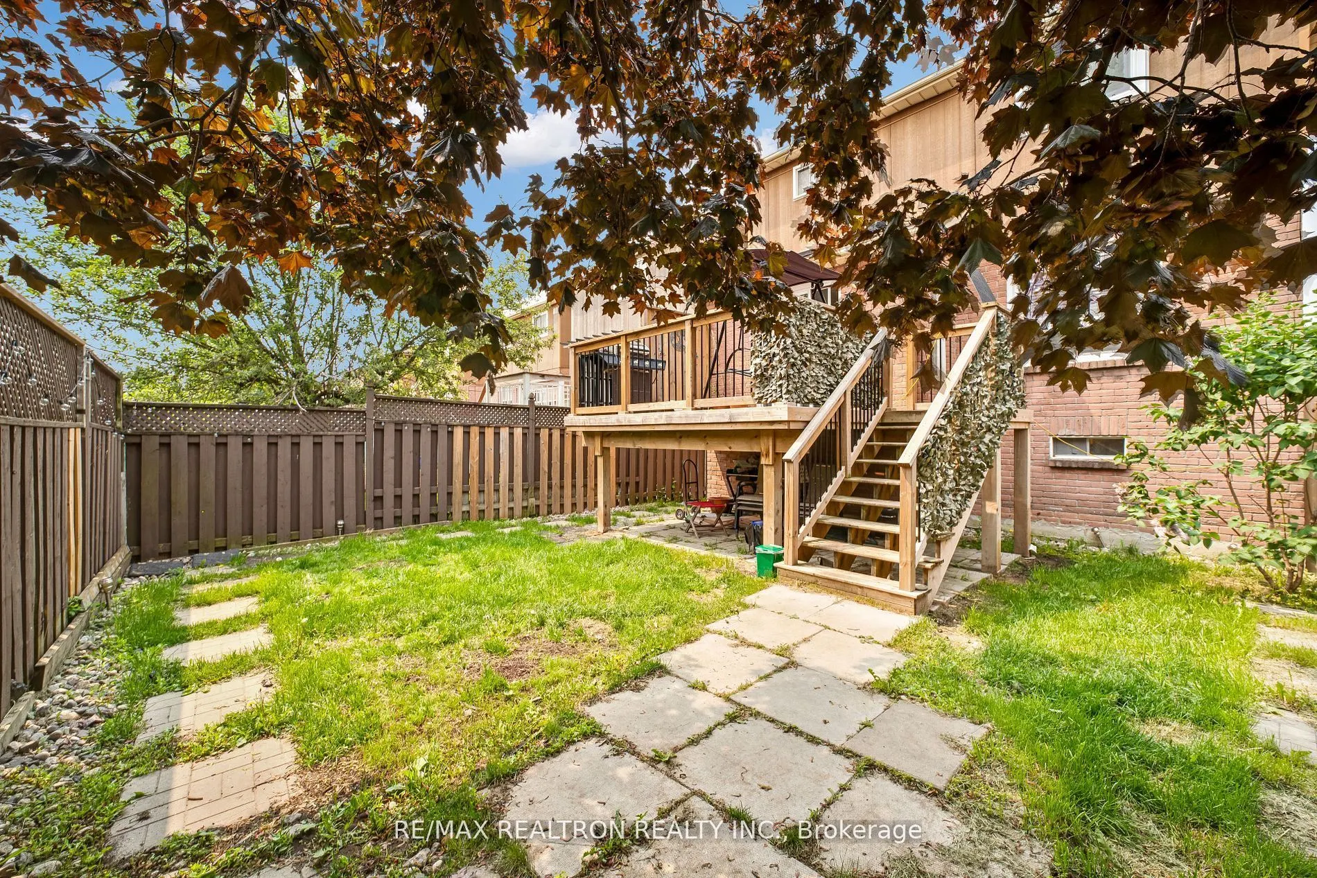1632 Fairfield Crescent