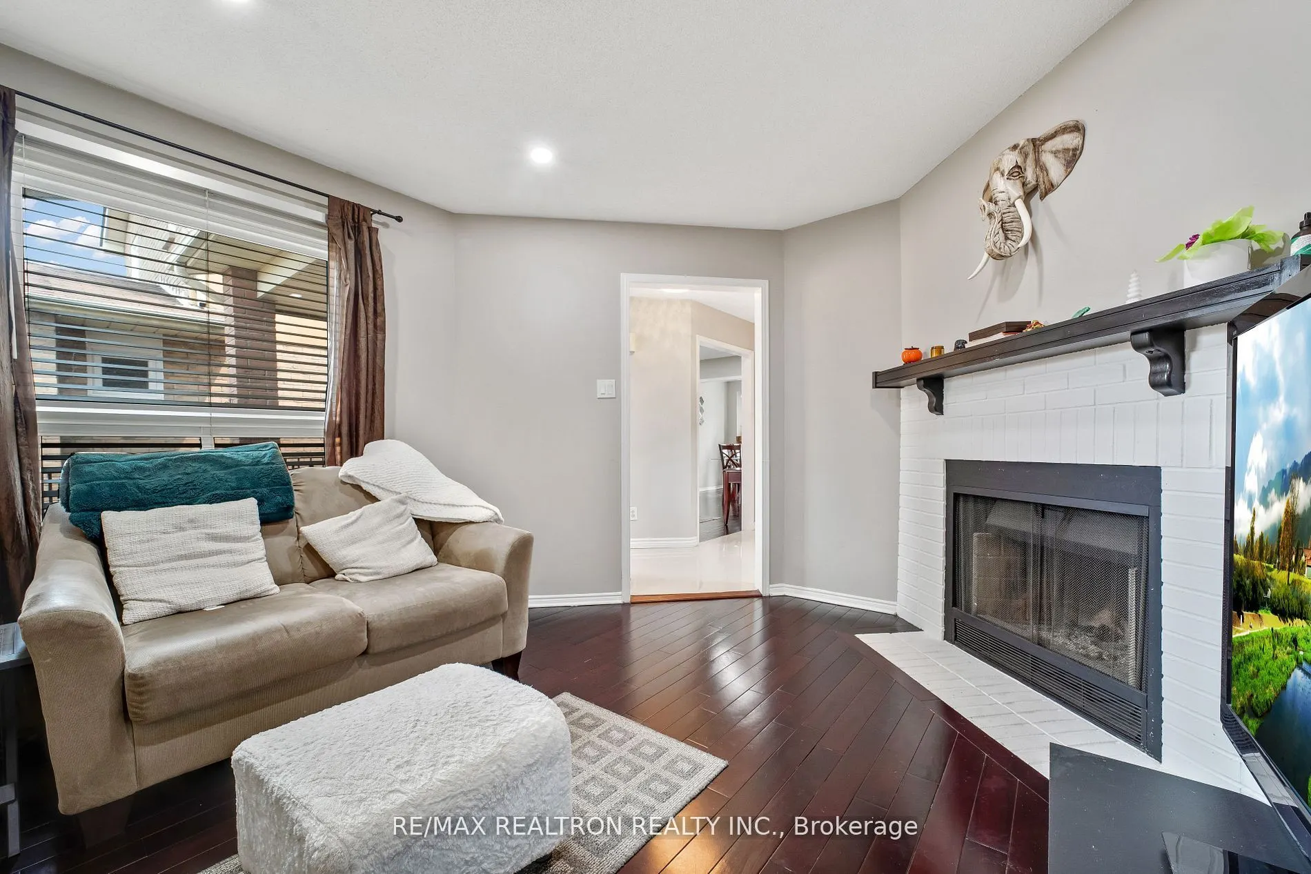 1632 Fairfield Crescent