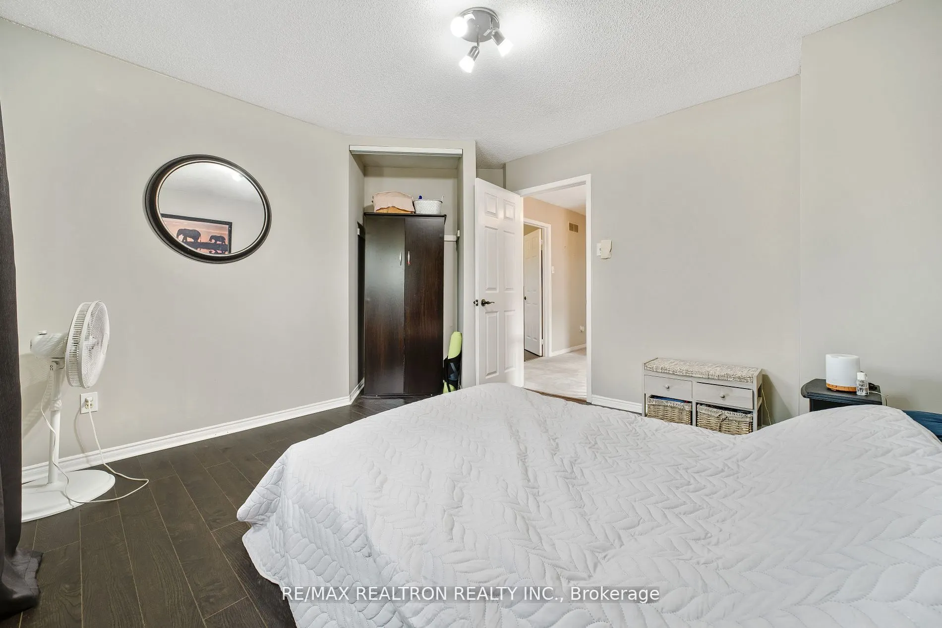 1632 Fairfield Crescent