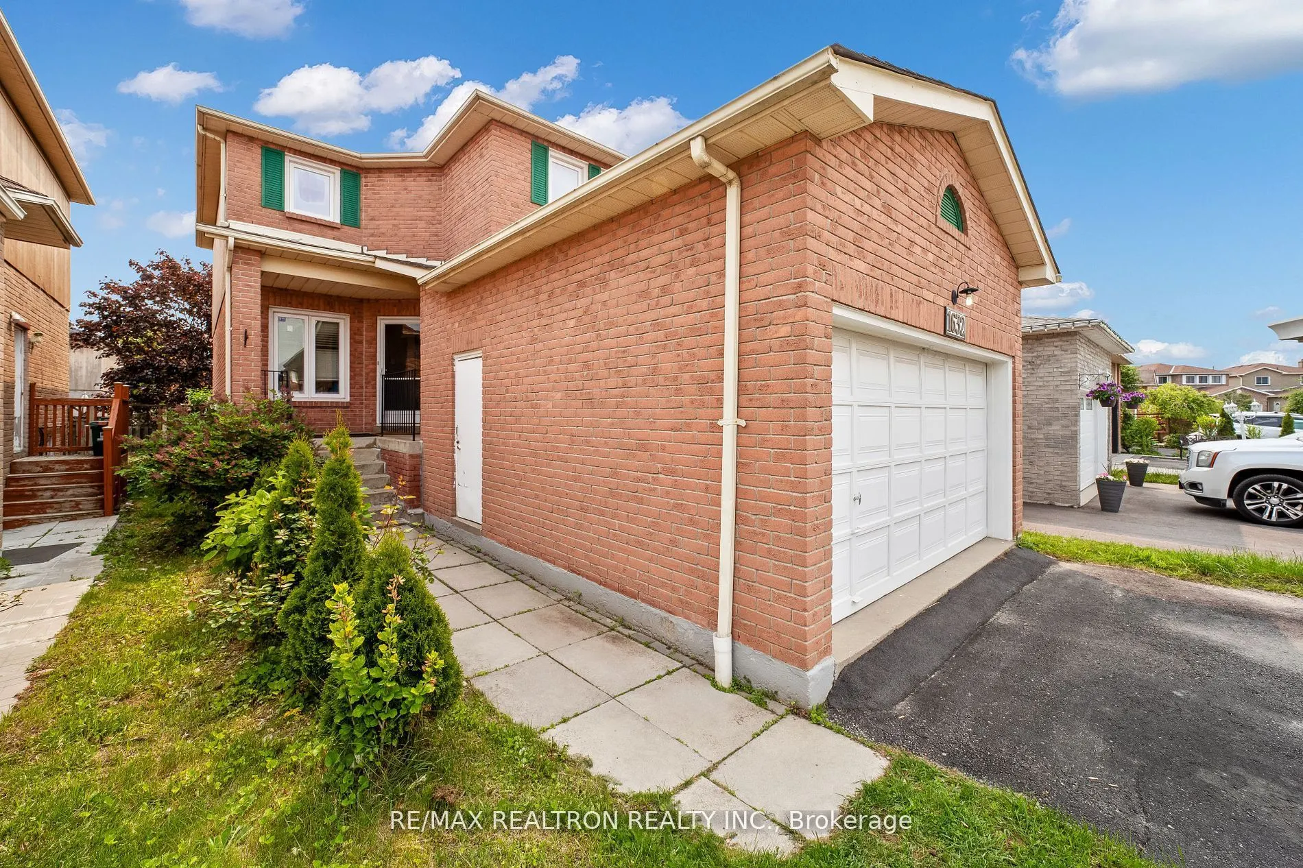 1632 Fairfield Crescent