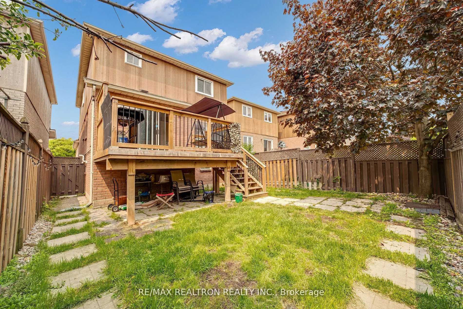 1632 Fairfield Crescent