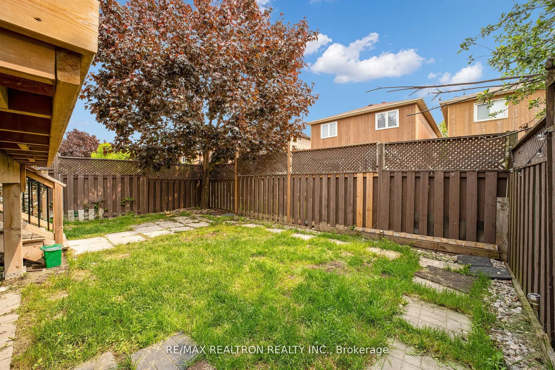 1632 Fairfield Crescent