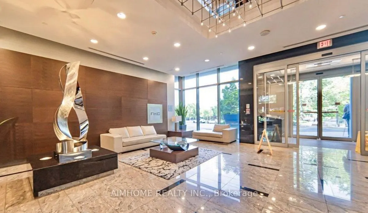 181 Village Green Square, #1512