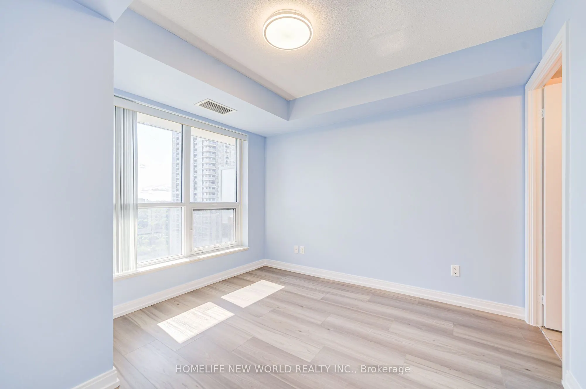 181 Village Green Square E, #1815