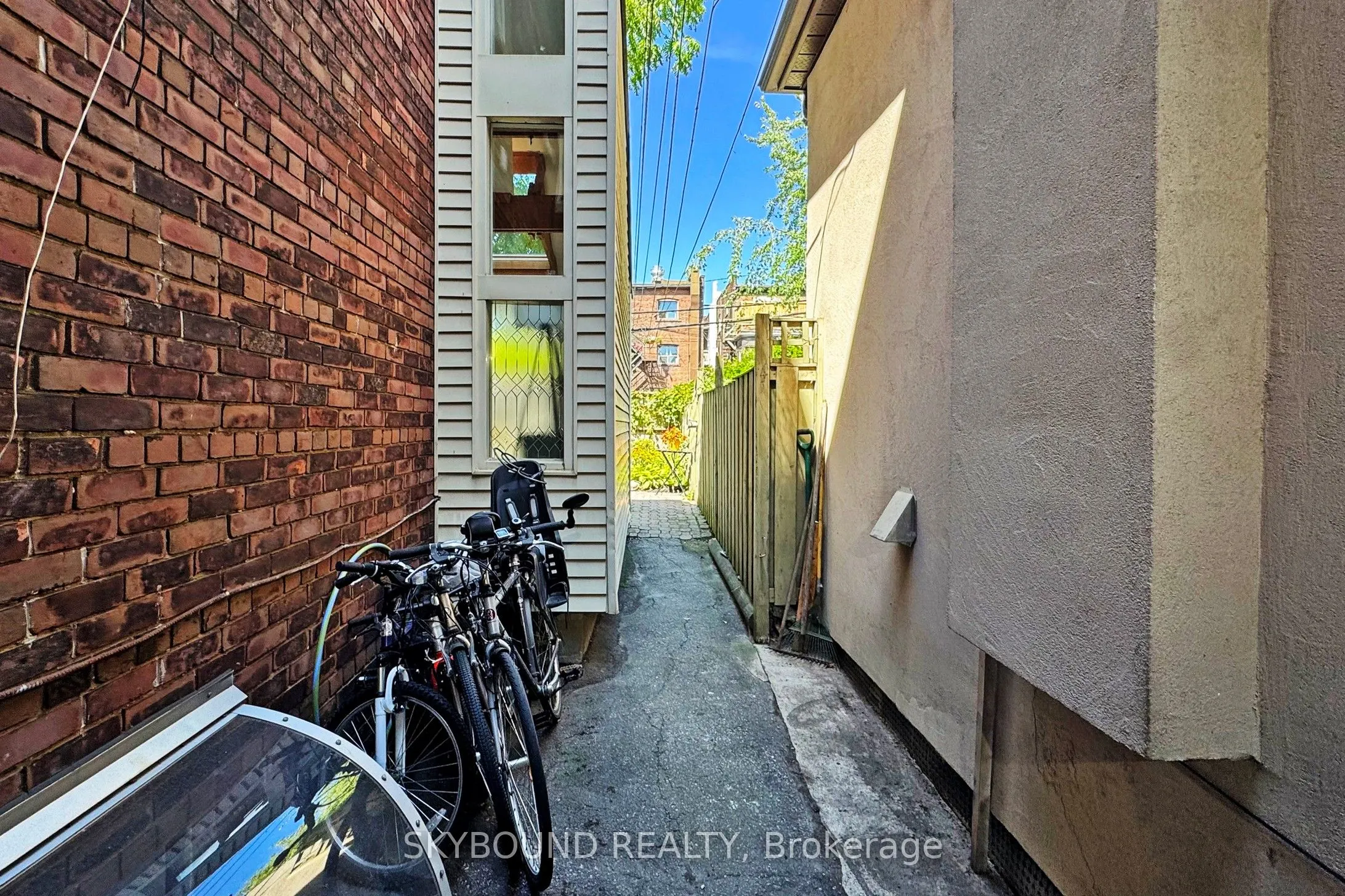 50 Dearbourne Avenue