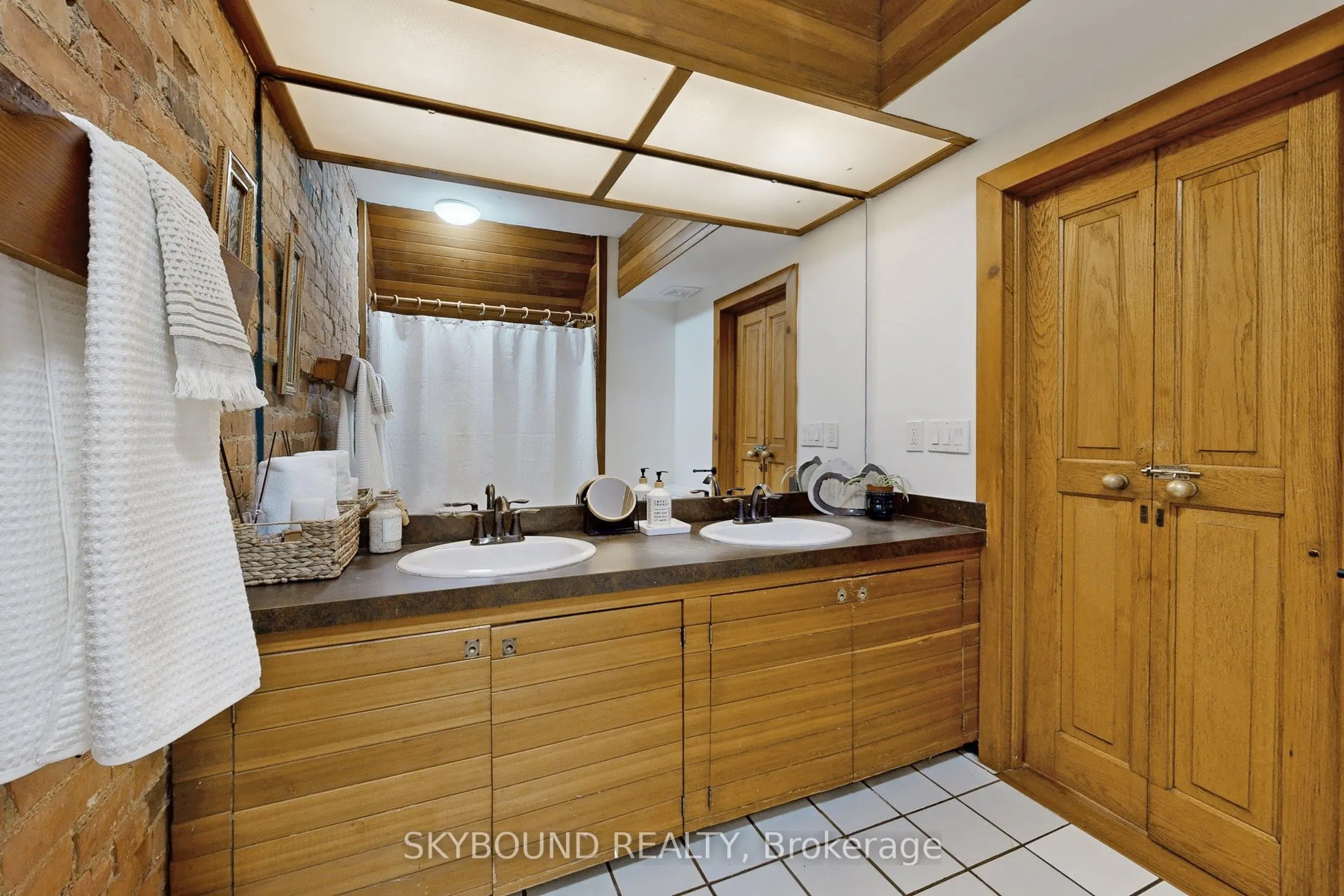 50 Dearbourne Avenue