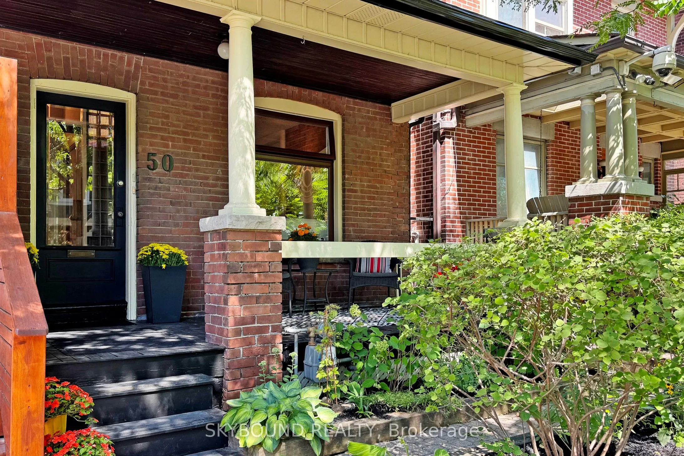 50 Dearbourne Avenue