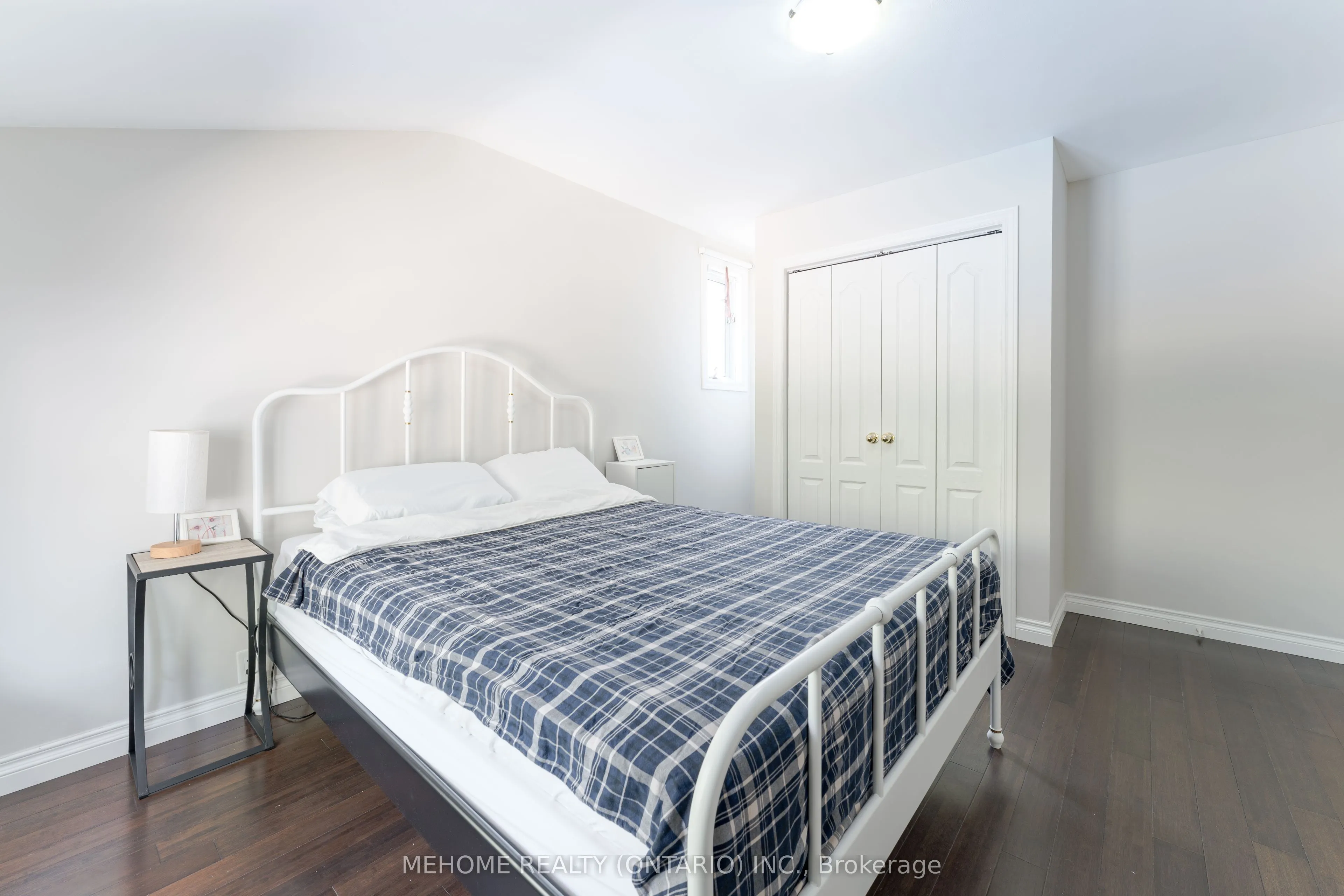 16 Abbottswood Road