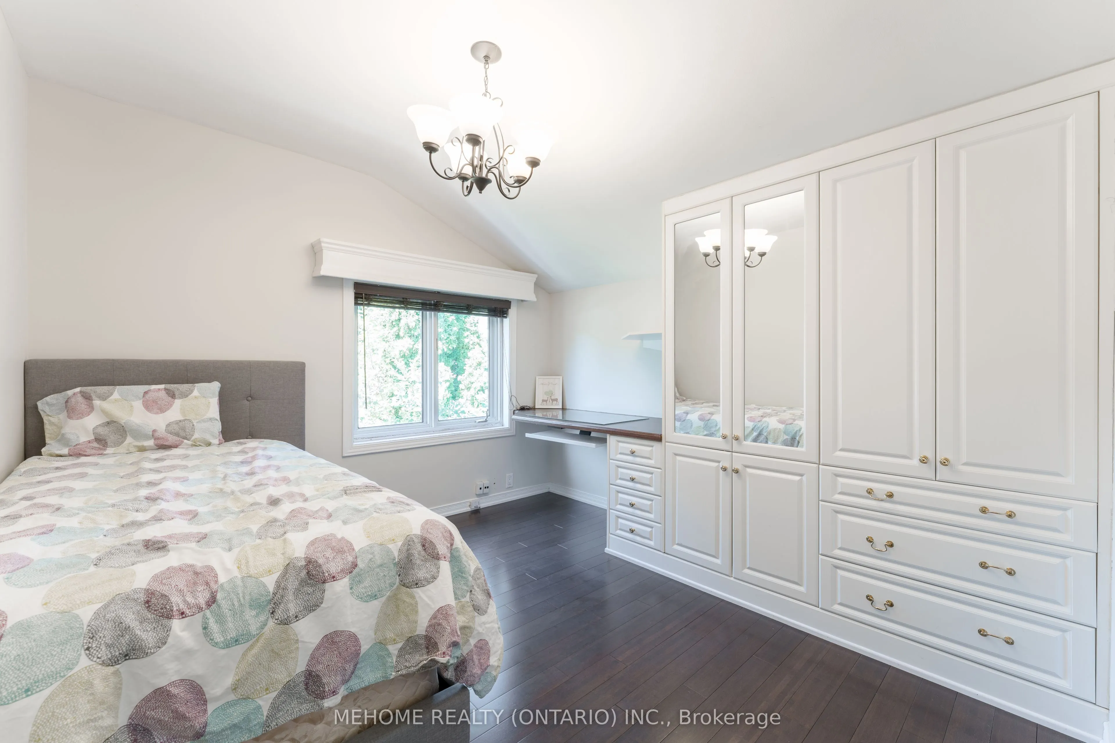 16 Abbottswood Road