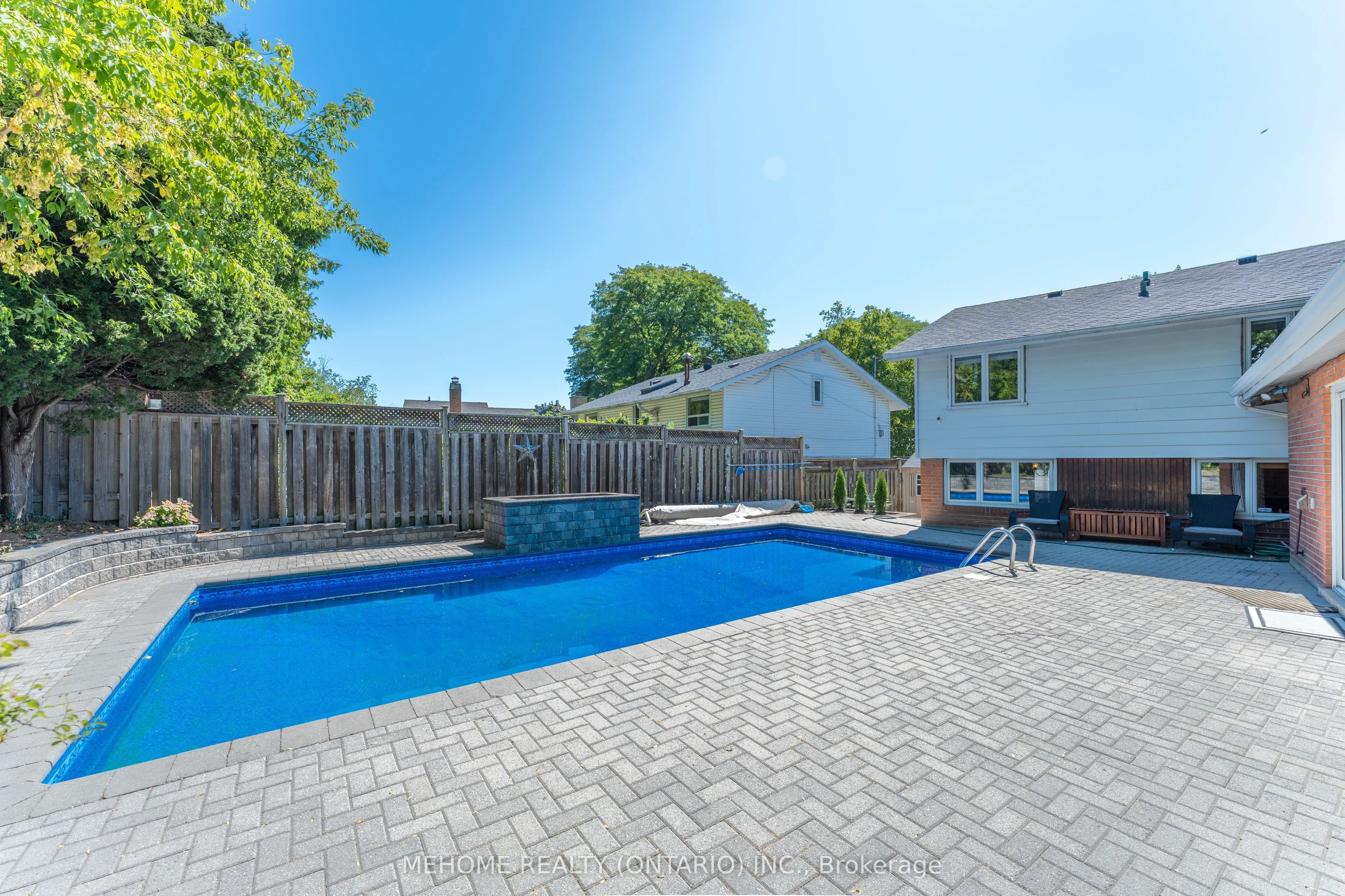 16 Abbottswood Road