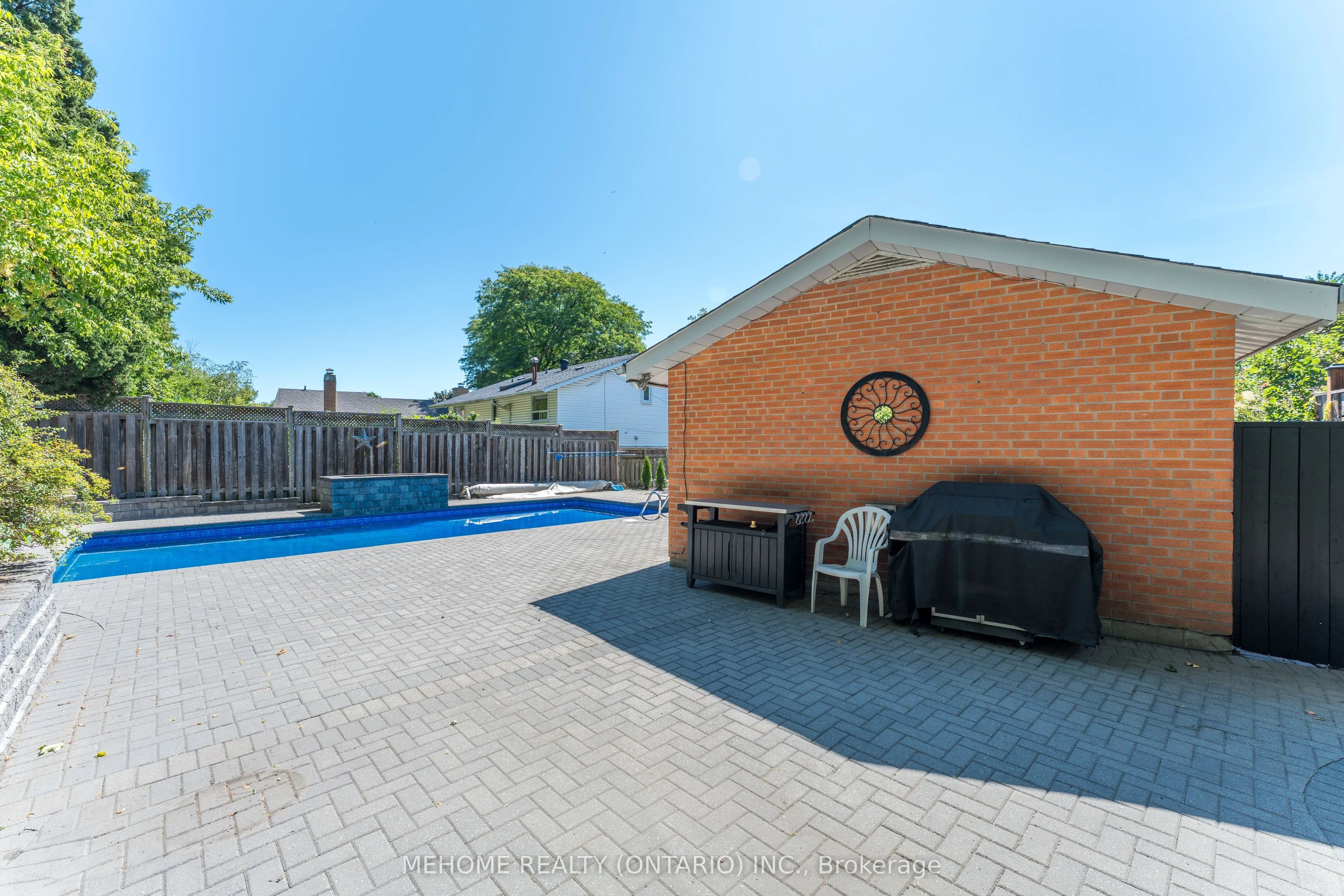 16 Abbottswood Road