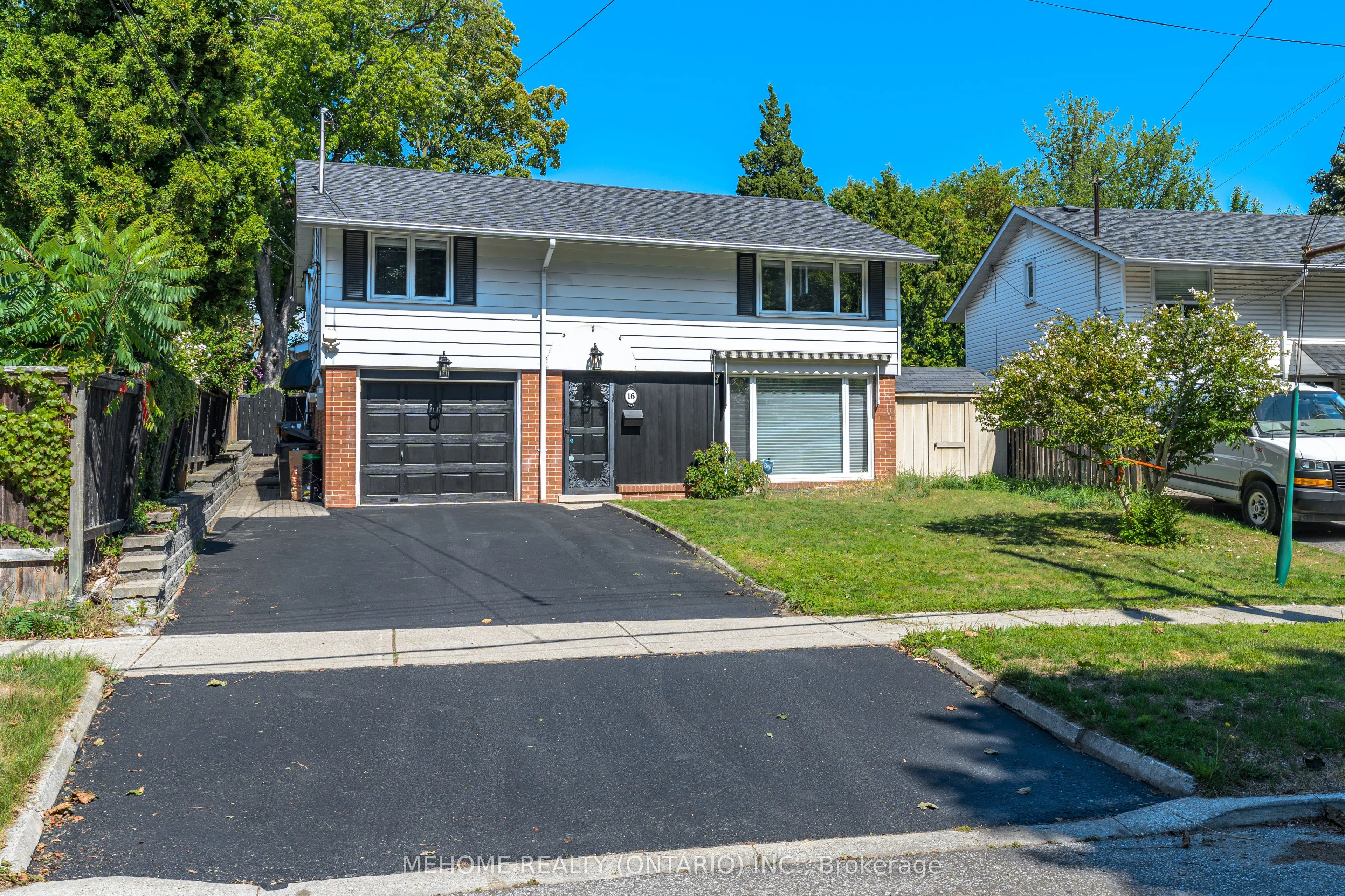 16 Abbottswood Road