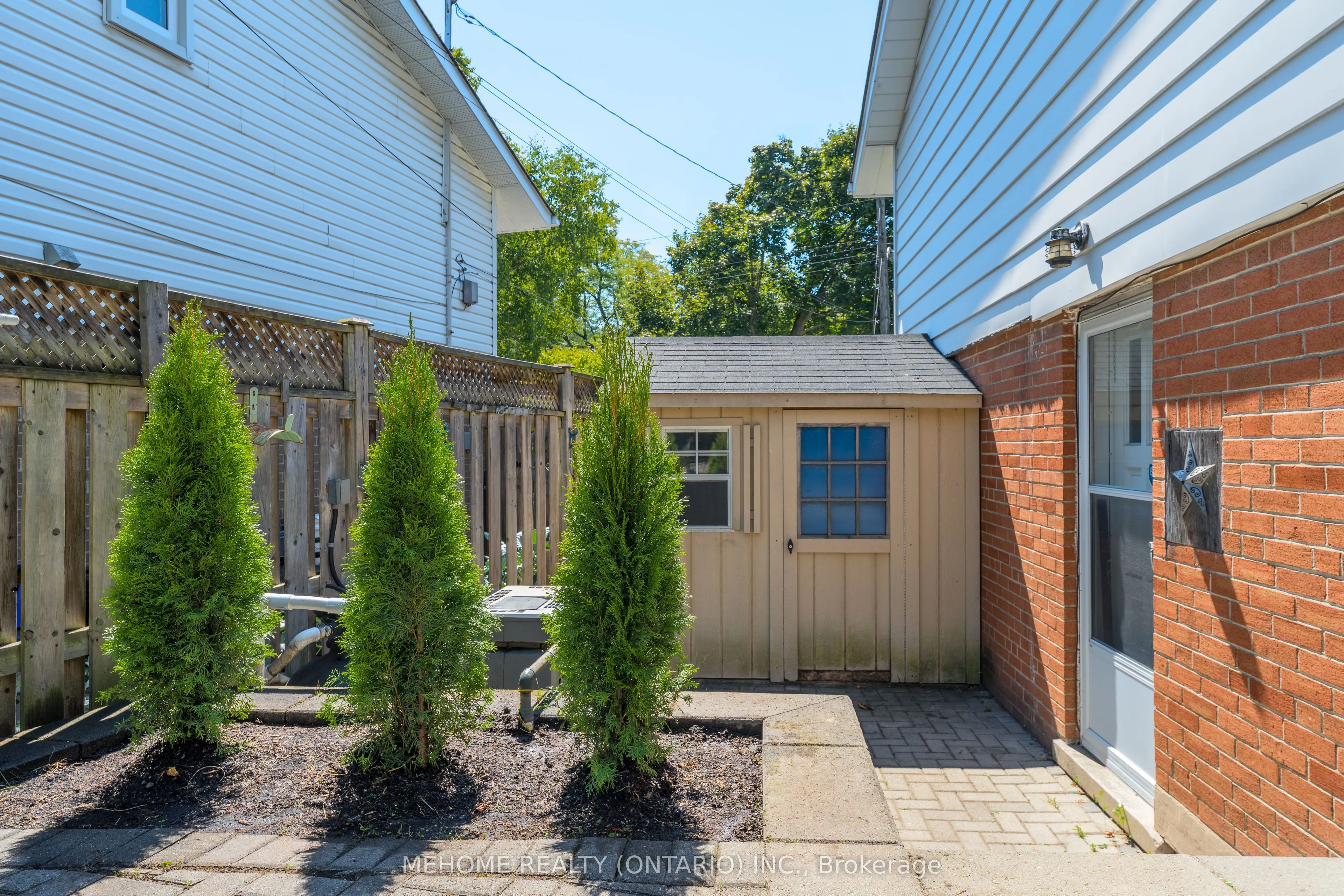16 Abbottswood Road