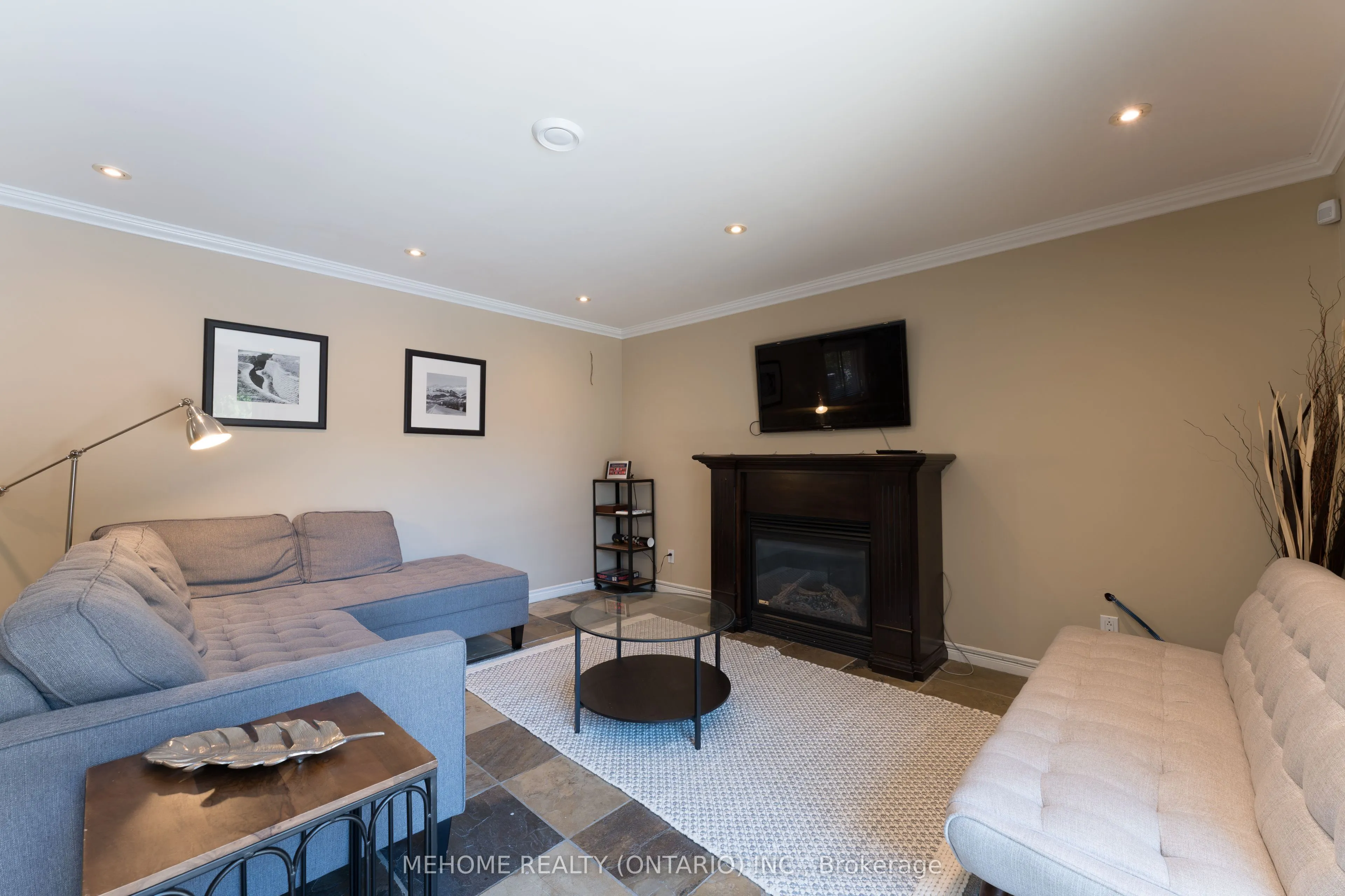16 Abbottswood Road