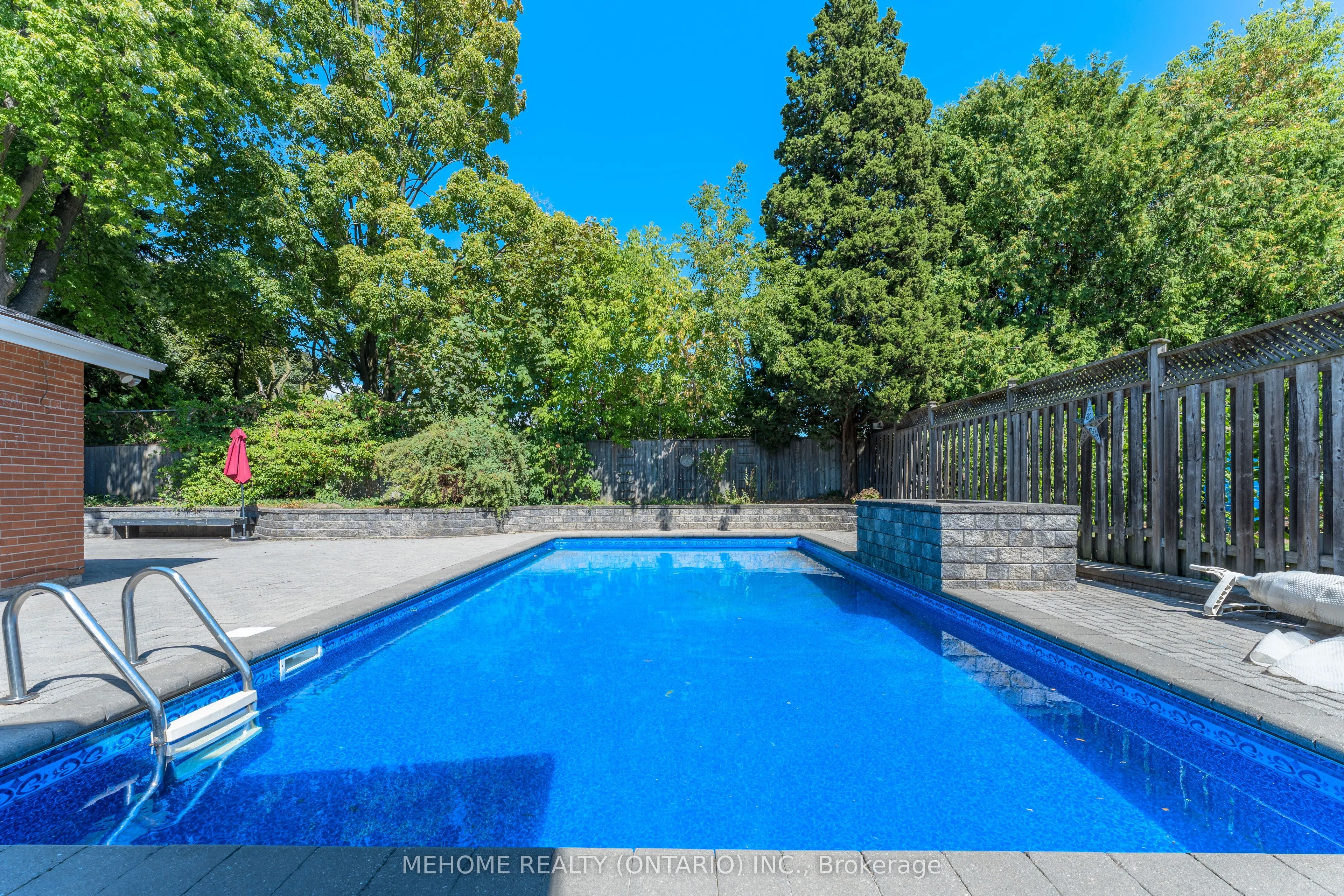 16 Abbottswood Road