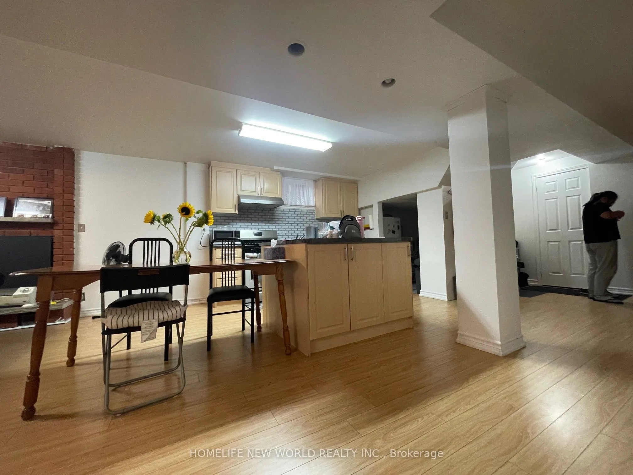 6 Stoneton Drive