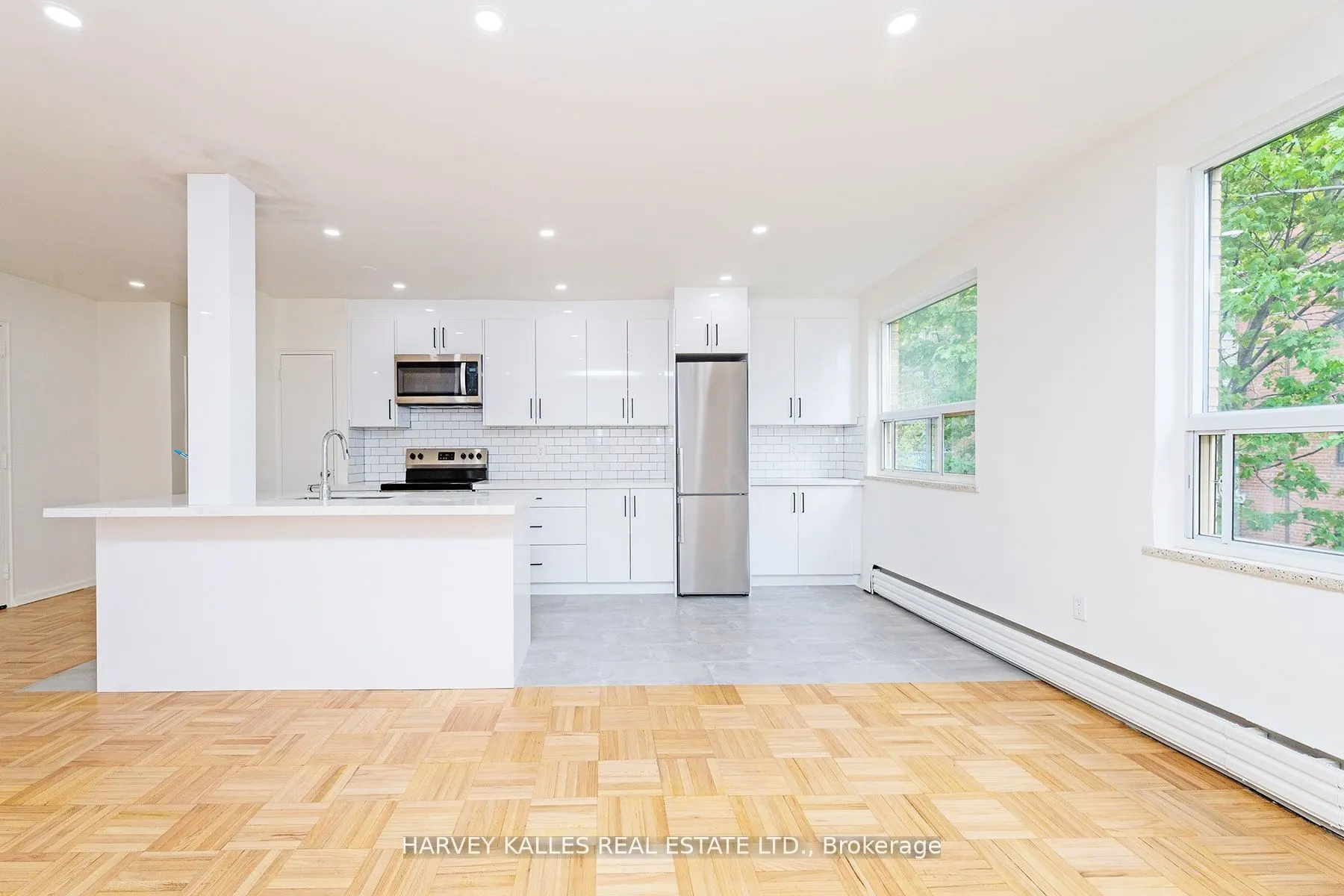 1751 Victoria Park Avenue, #405