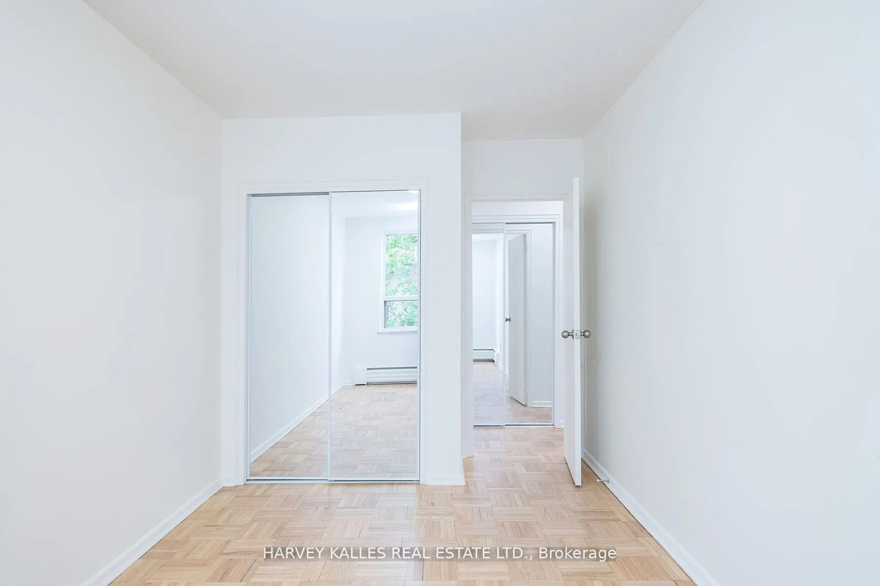 1751 Victoria Park Avenue, #405