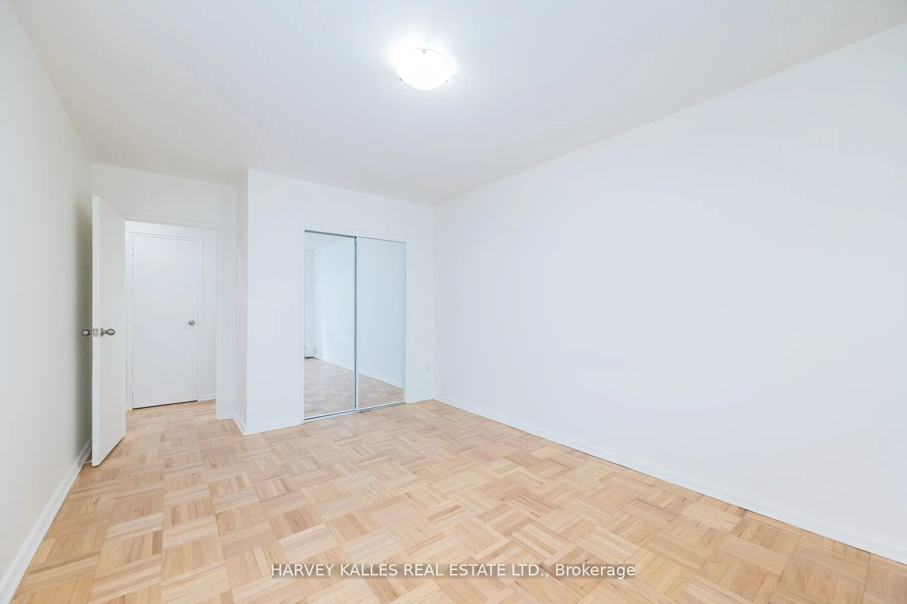 1751 Victoria Park Avenue, #405