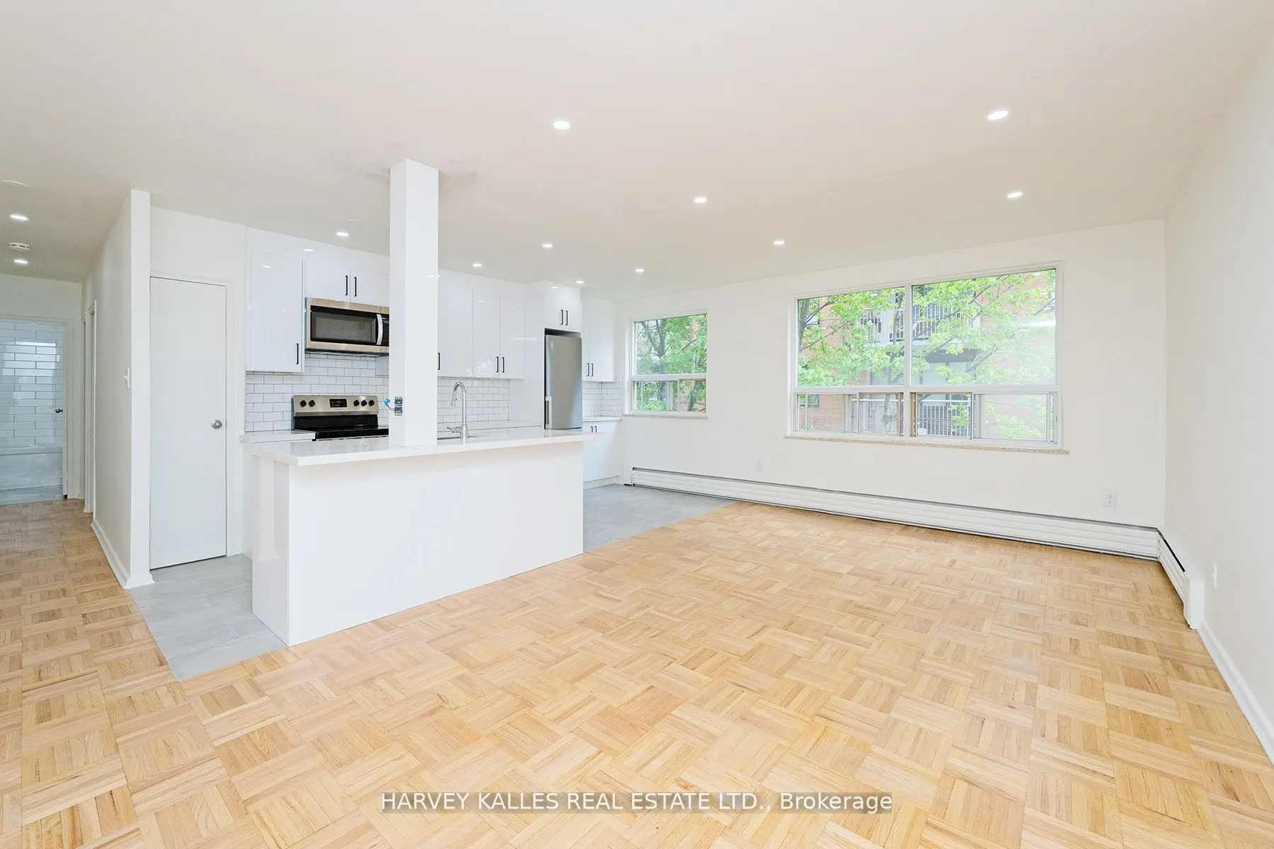 1751 Victoria Park Avenue, #405