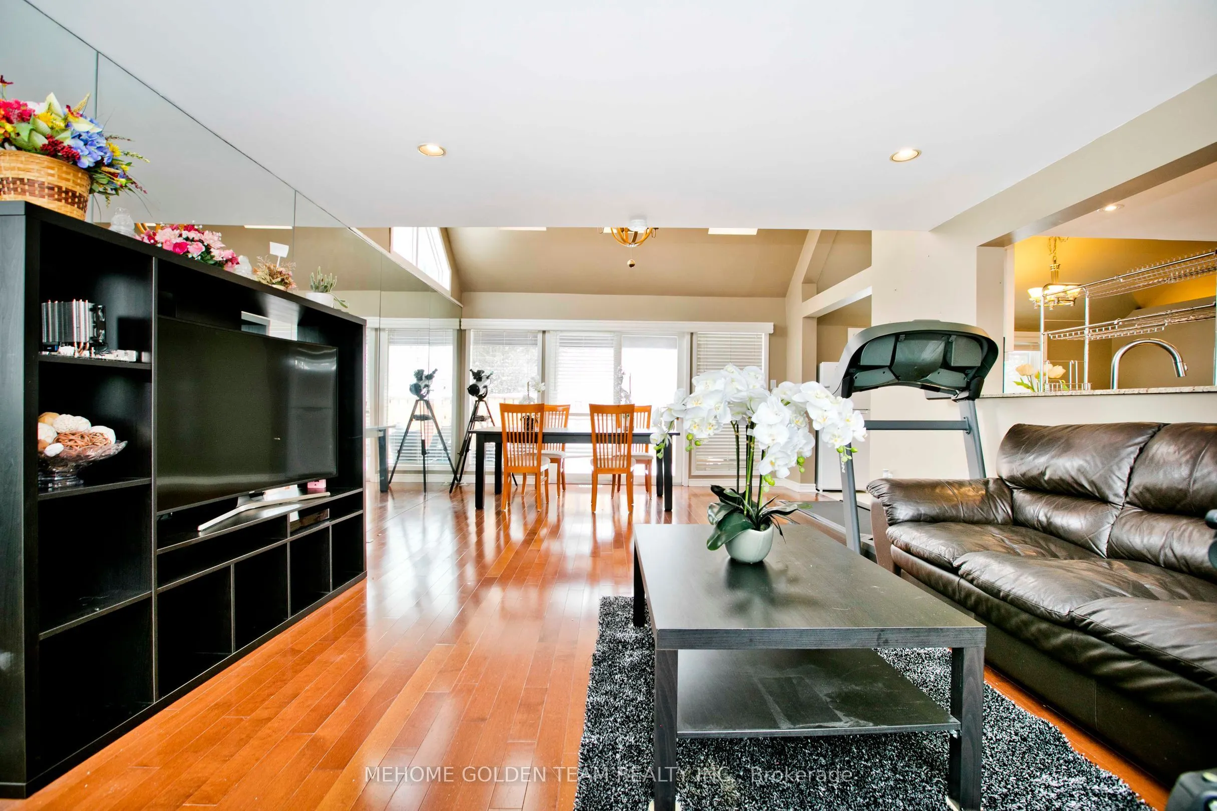 1546 Willowside Court