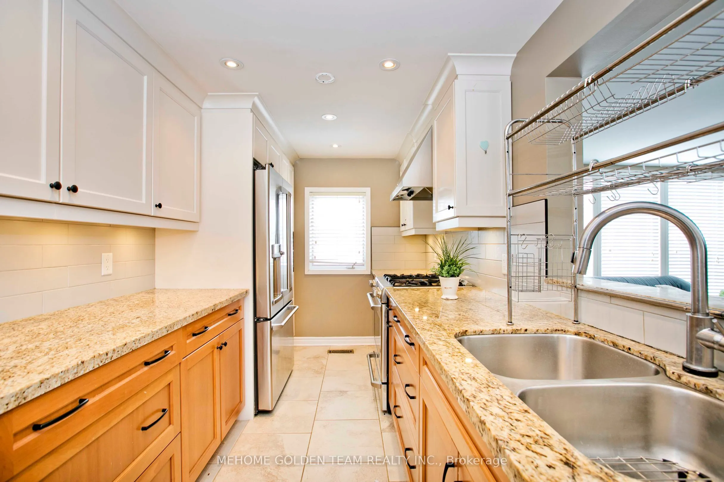 1546 Willowside Court
