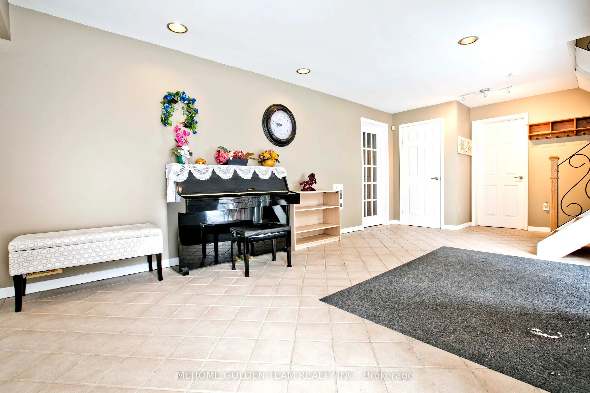 1546 Willowside Court
