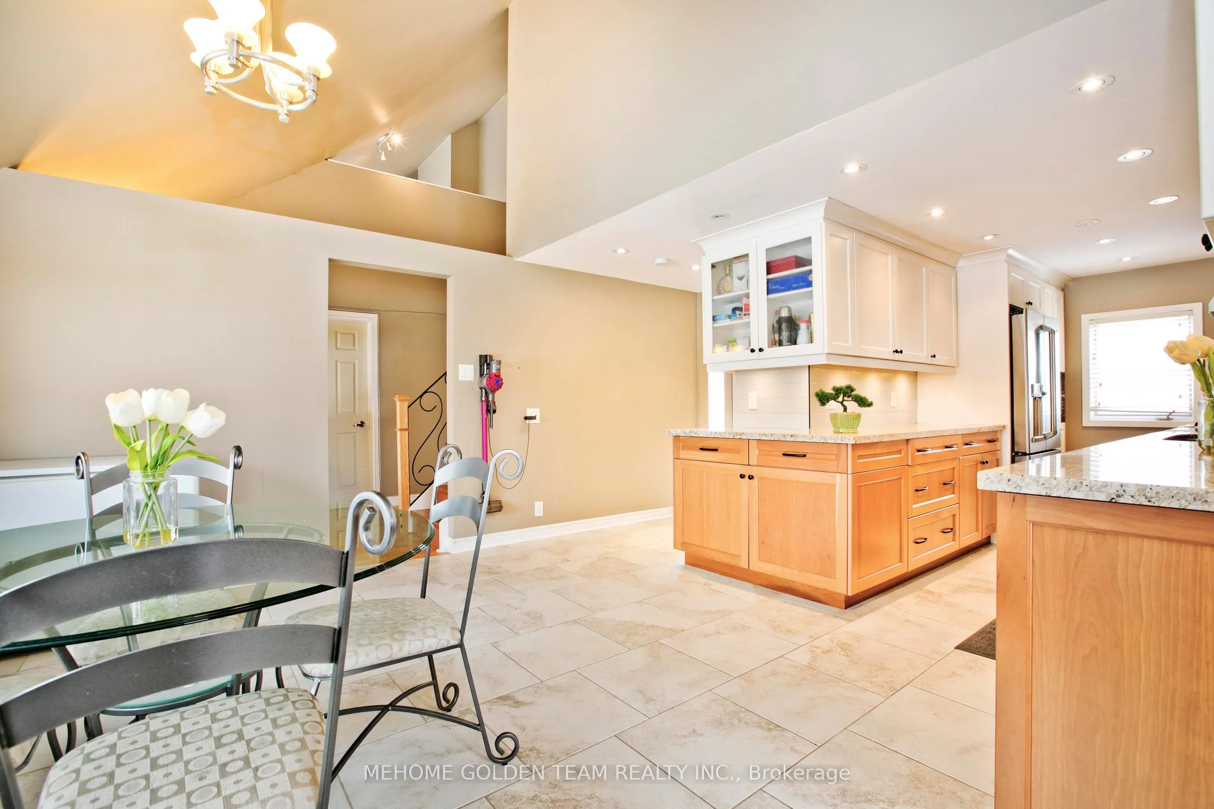 1546 Willowside Court