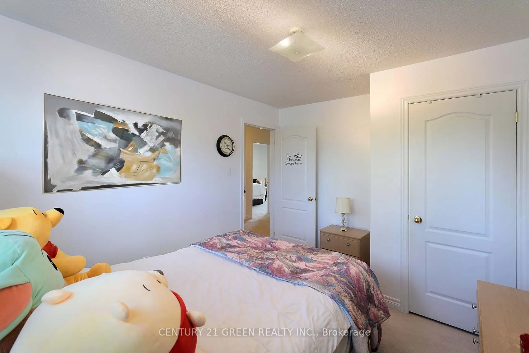 8 Lampman Drive