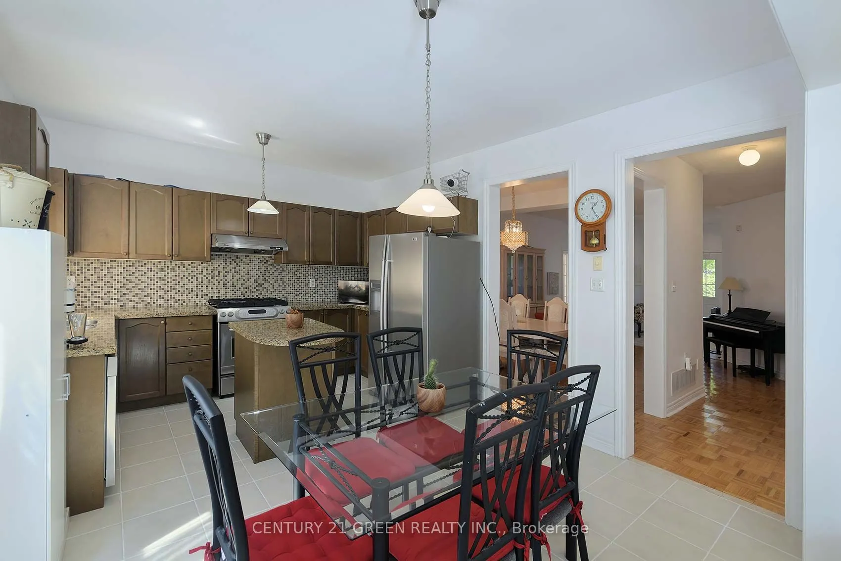 8 Lampman Drive