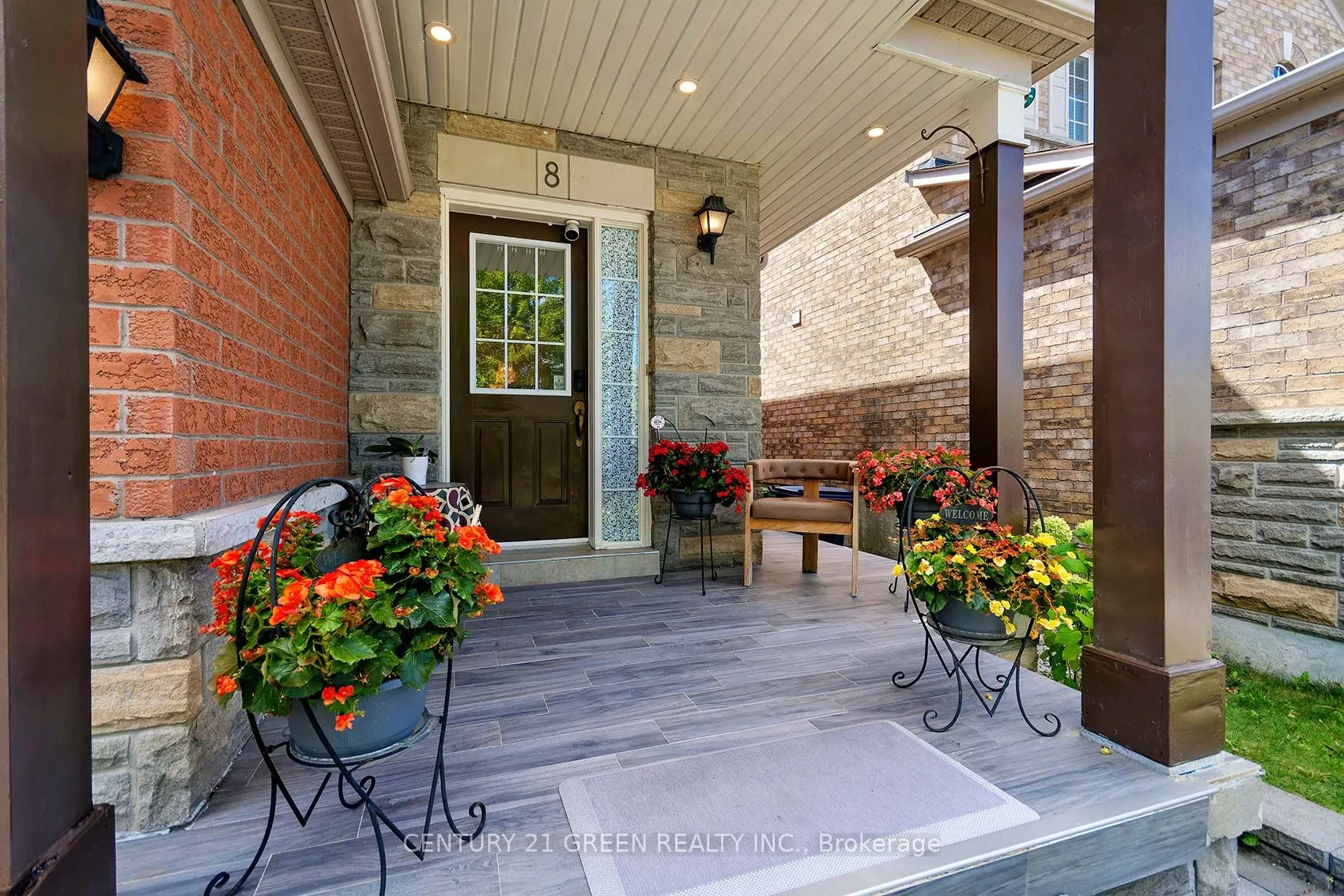 8 Lampman Drive