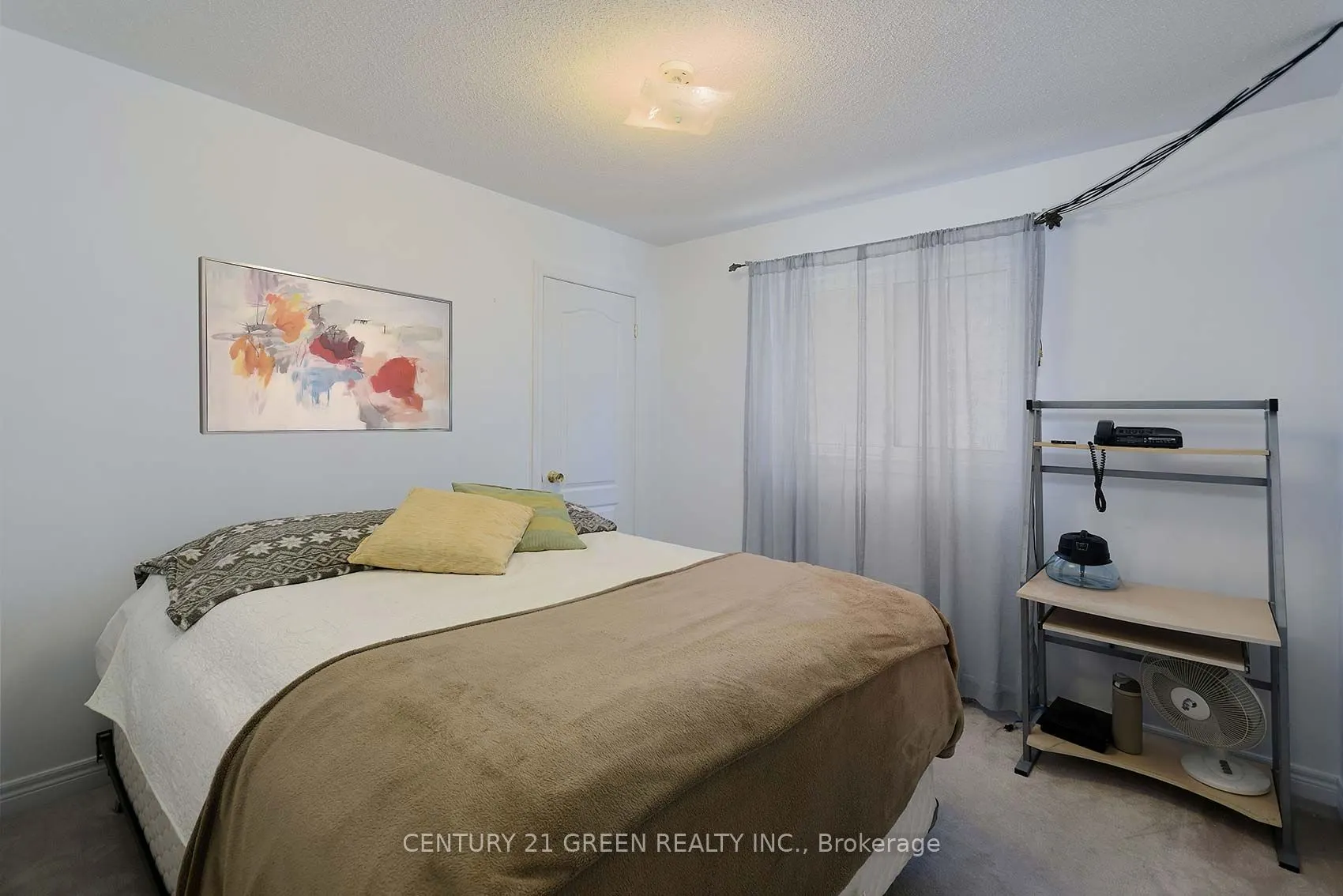 8 Lampman Drive
