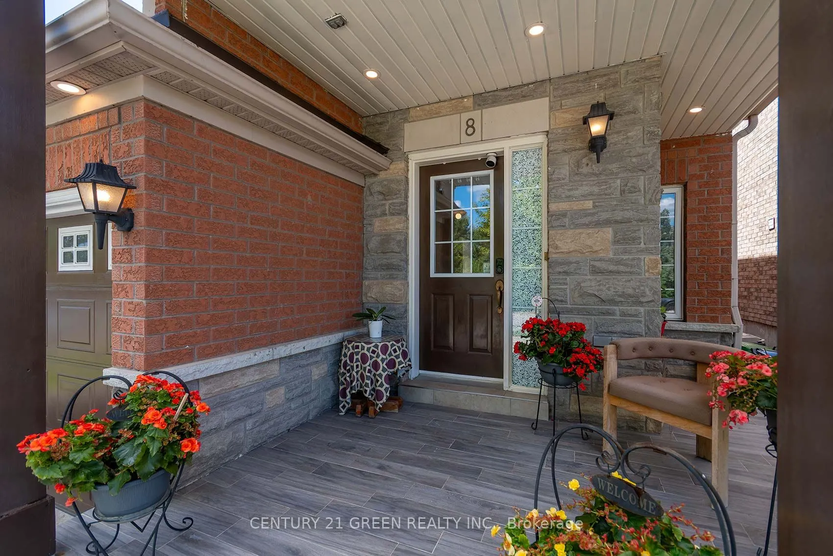 8 Lampman Drive