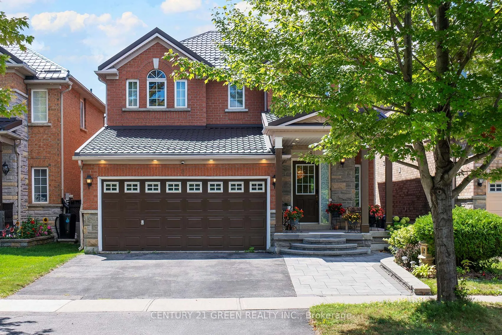 8 Lampman Drive