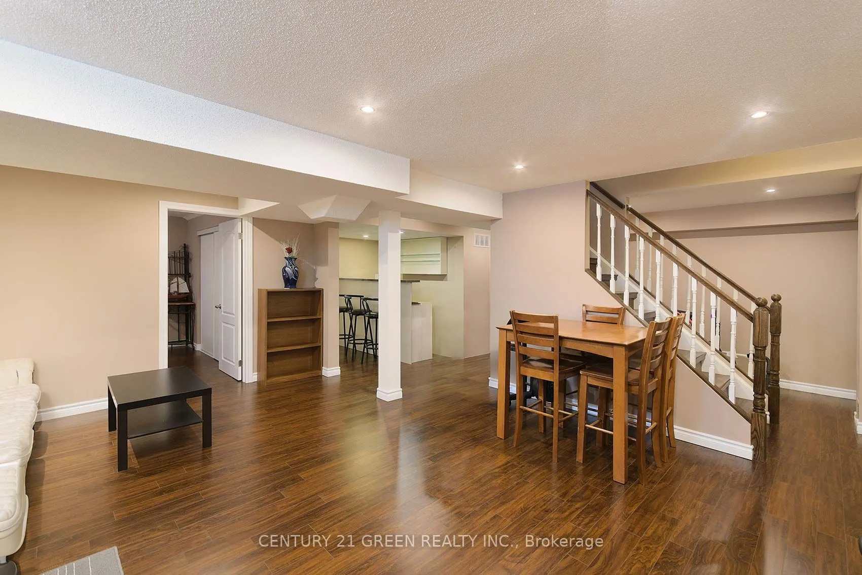 8 Lampman Drive