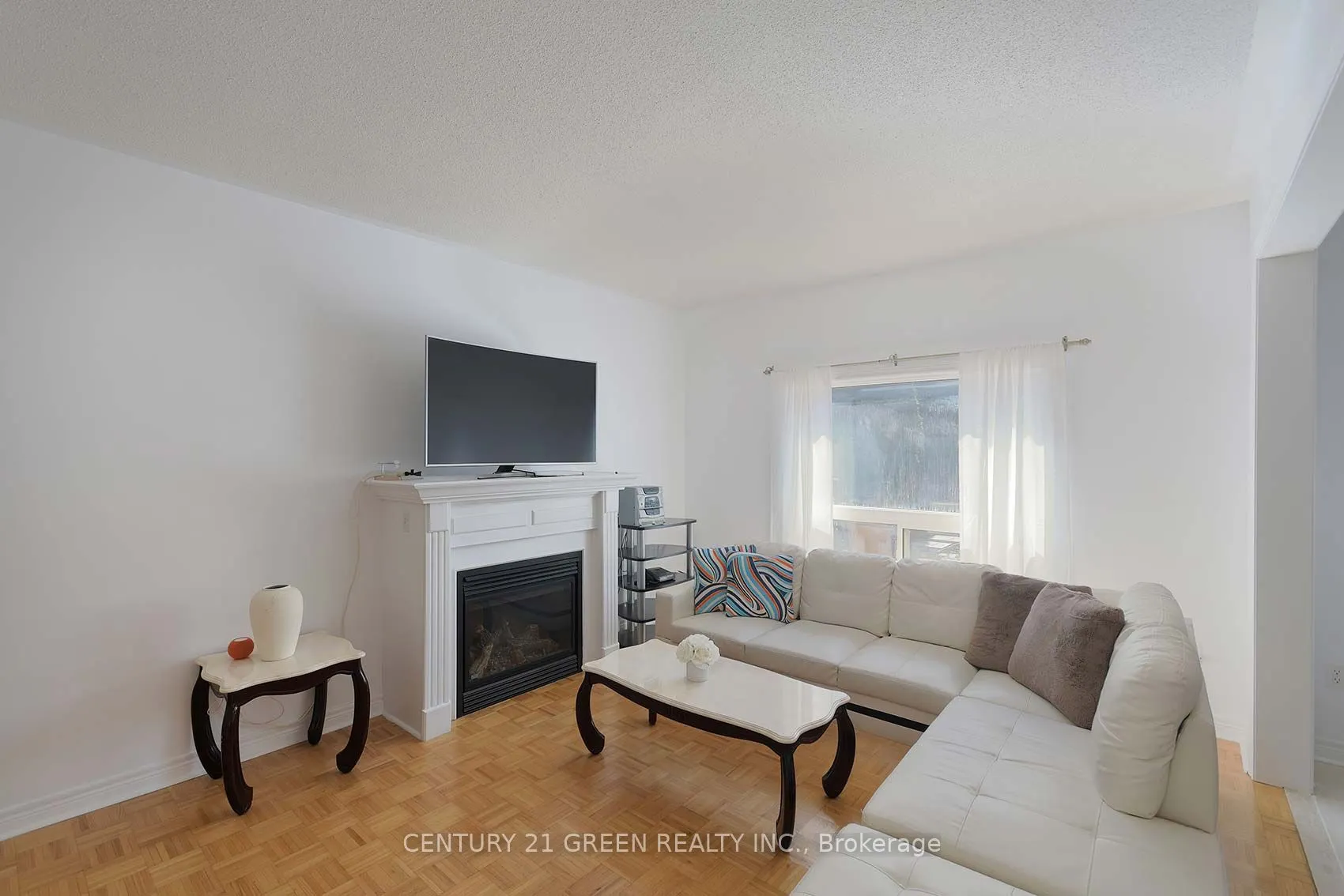 8 Lampman Drive