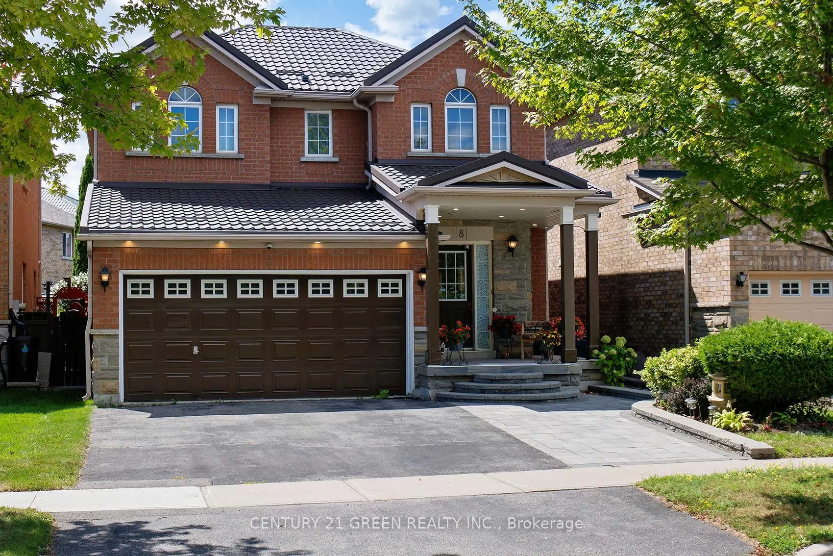 8 Lampman Drive