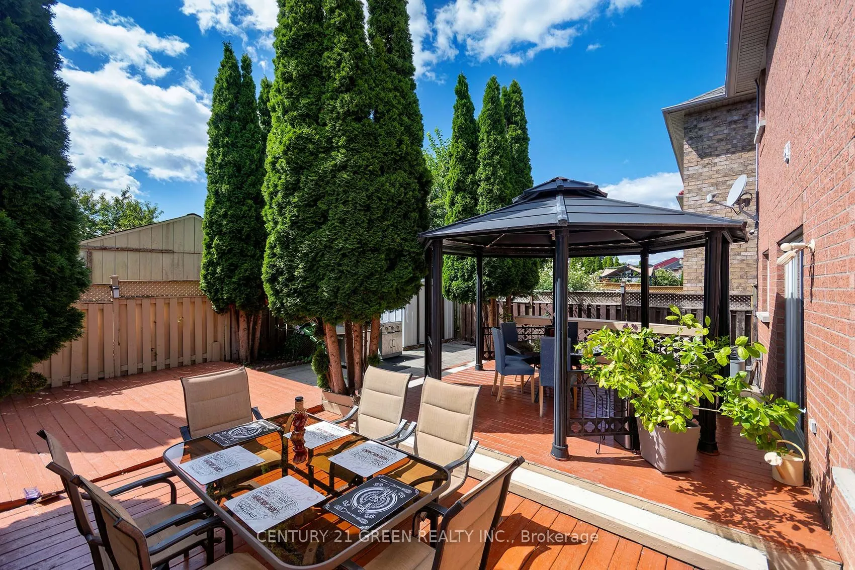8 Lampman Drive
