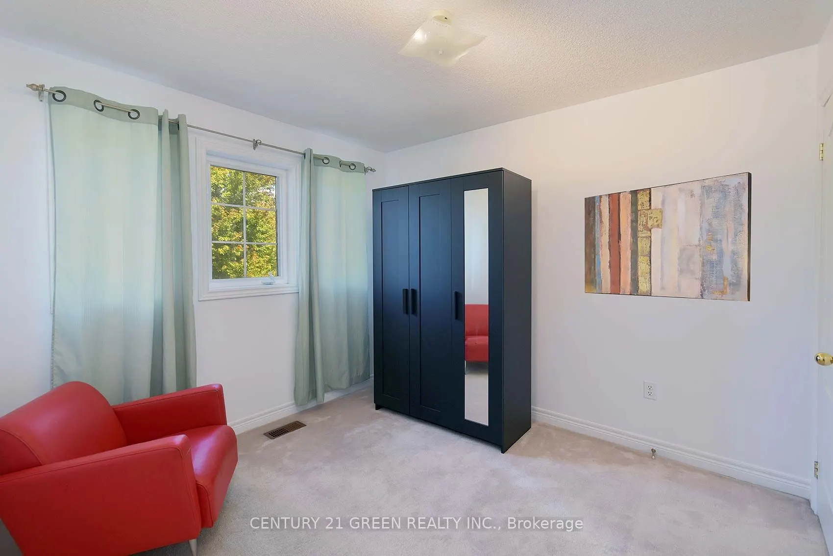 8 Lampman Drive