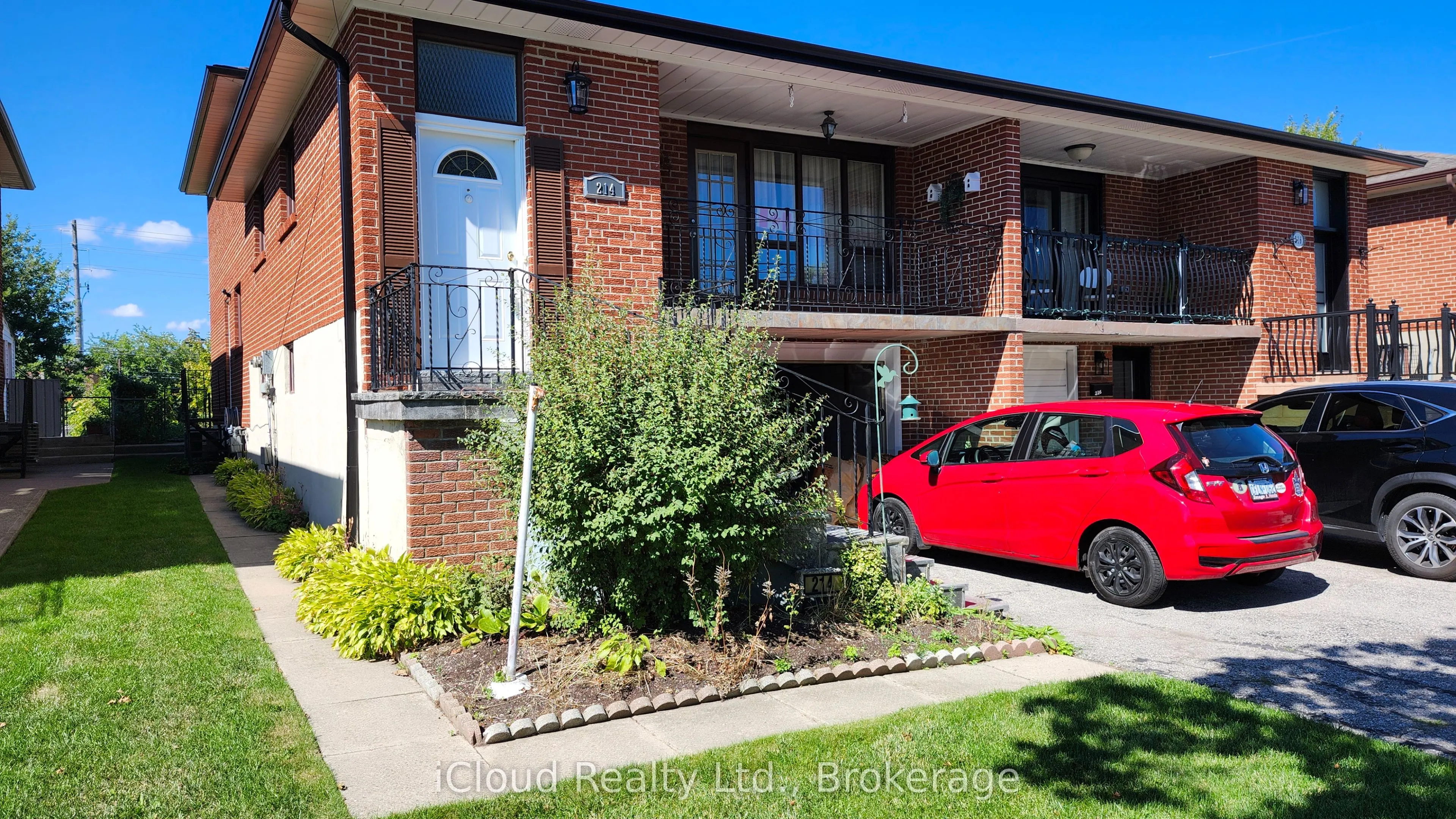 214 Fairglen Avenue