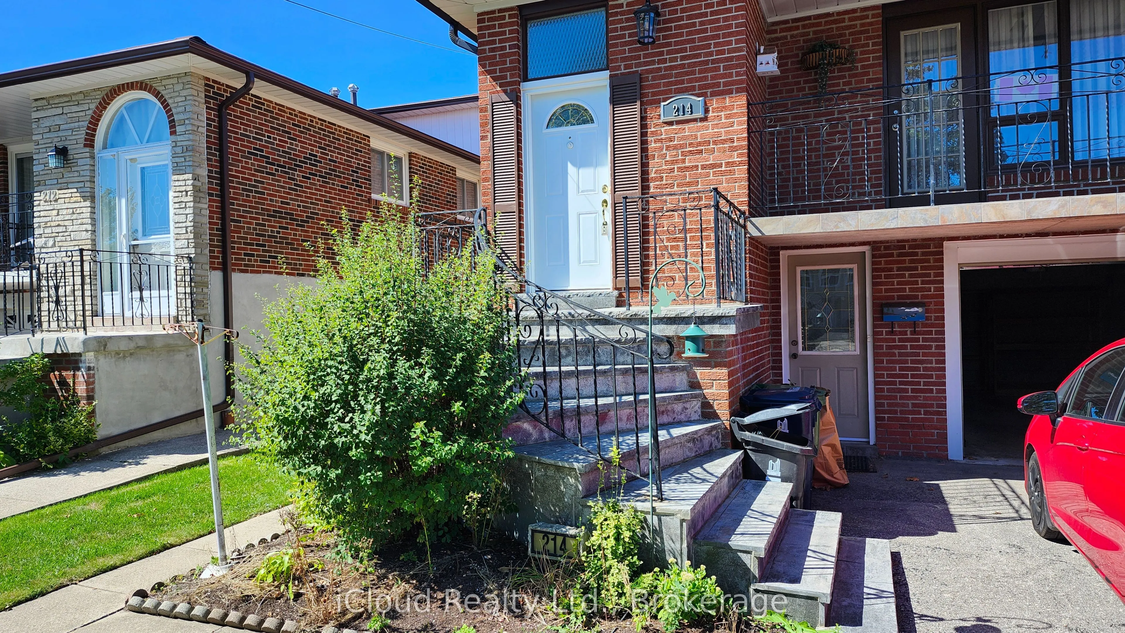 214 Fairglen Avenue
