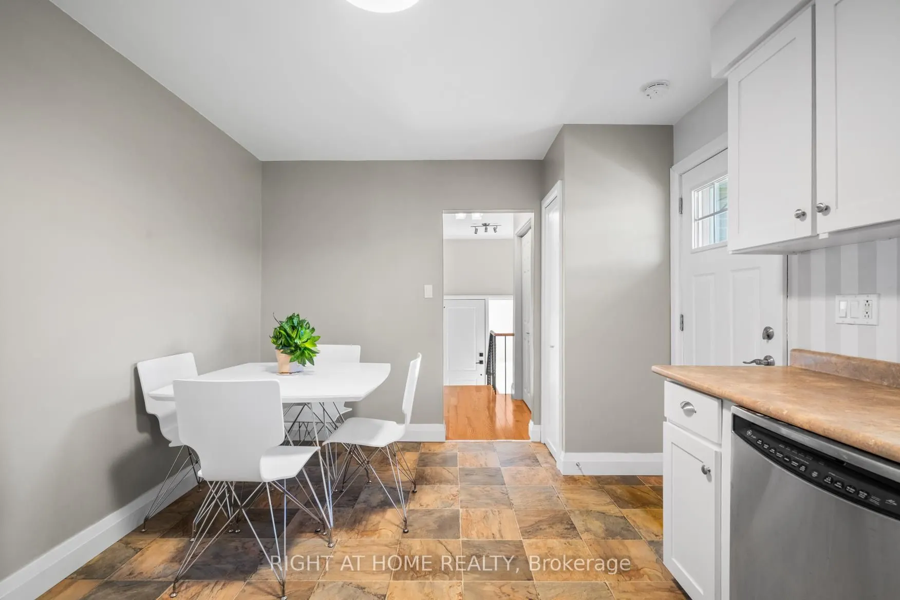 149 Greyabbey Trail