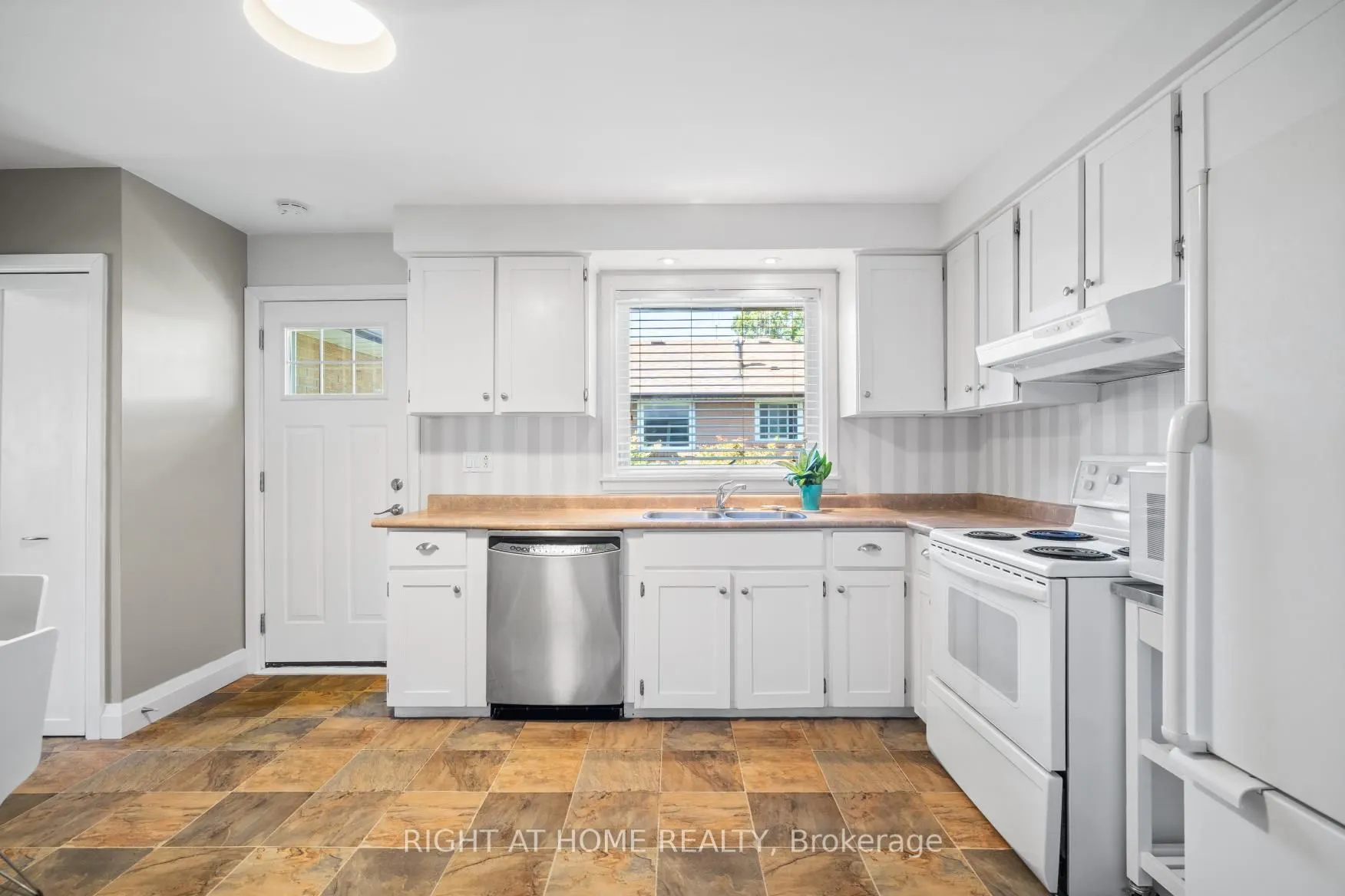 149 Greyabbey Trail