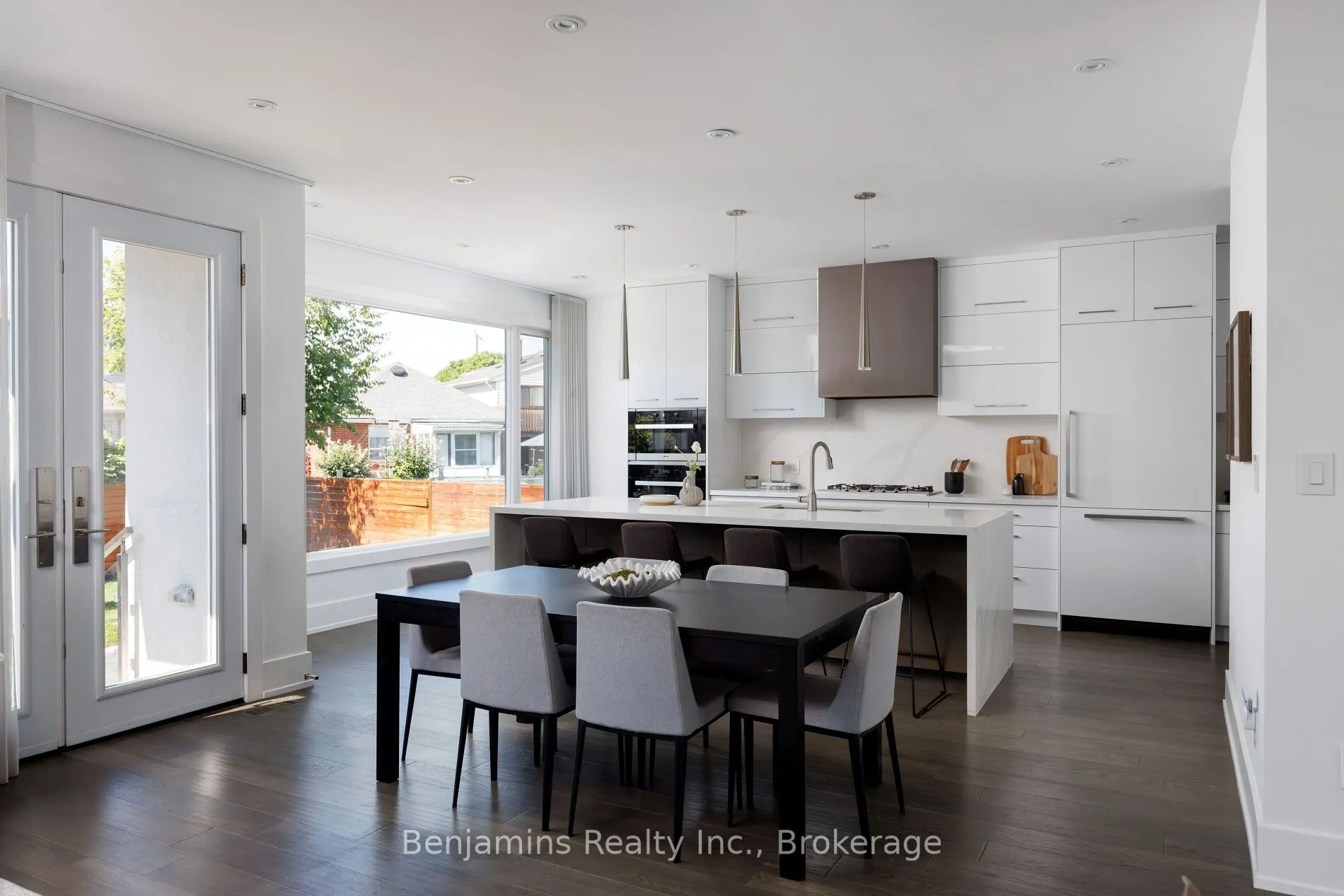 6 Ashall Boulevard