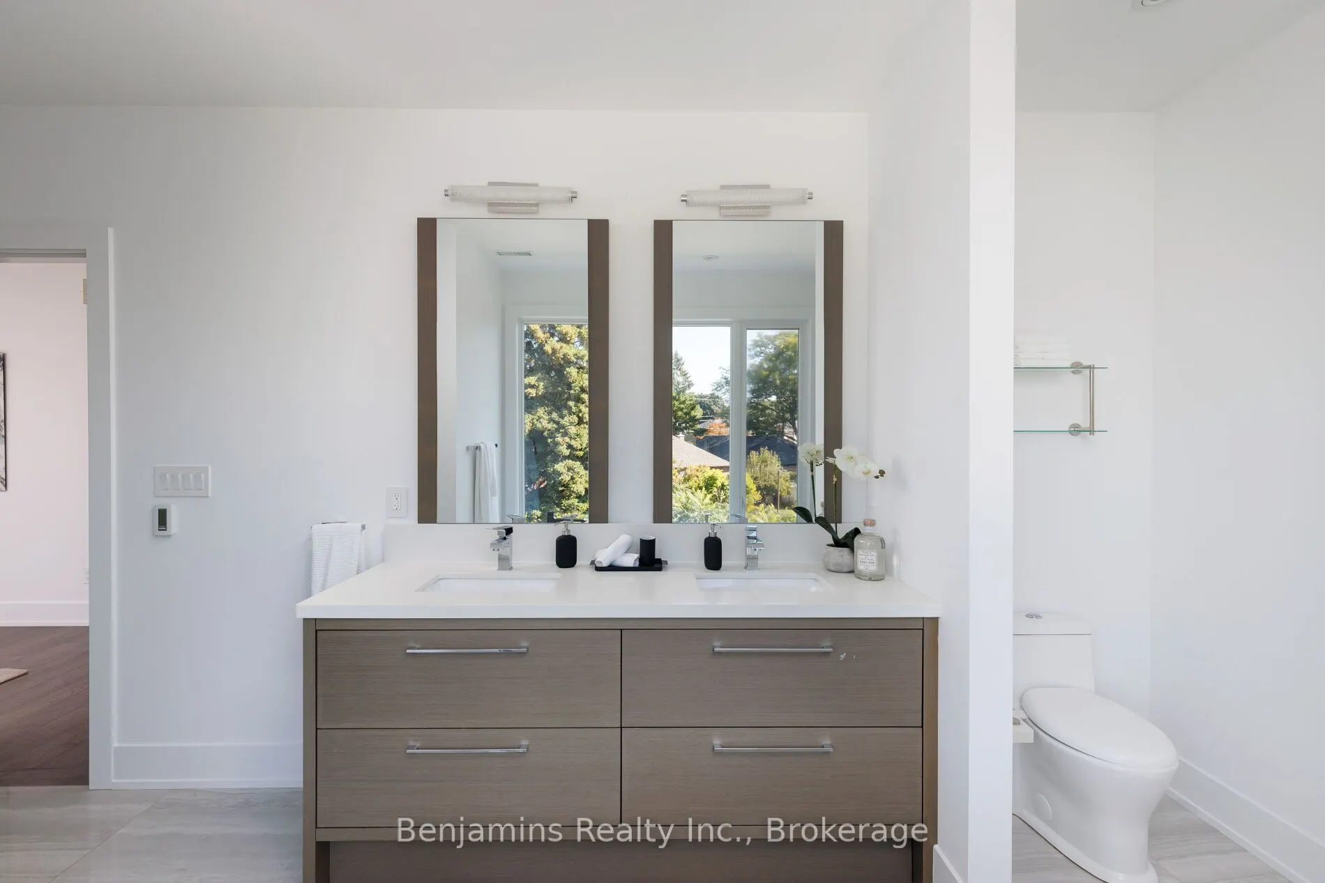 6 Ashall Boulevard