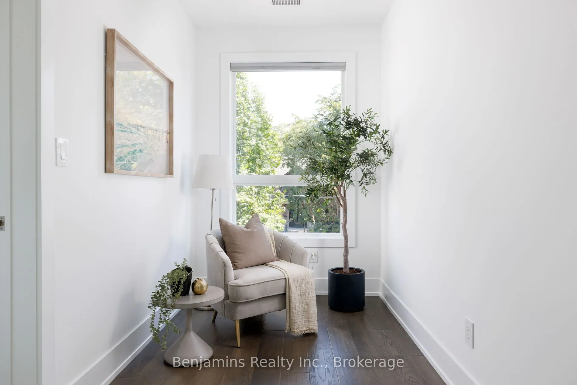 6 Ashall Boulevard
