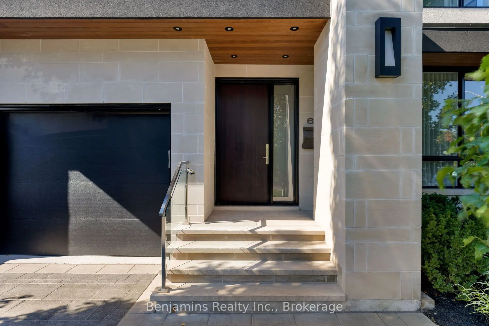 6 Ashall Boulevard