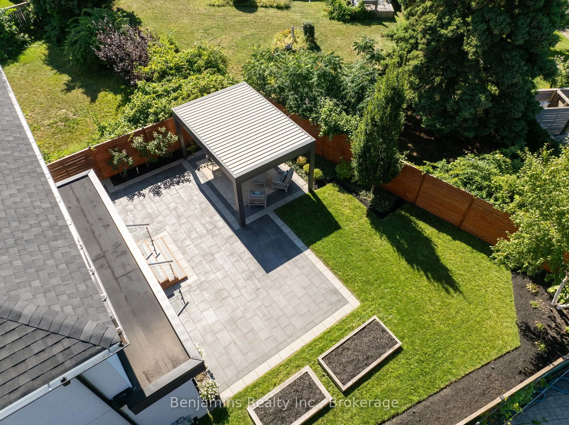 6 Ashall Boulevard