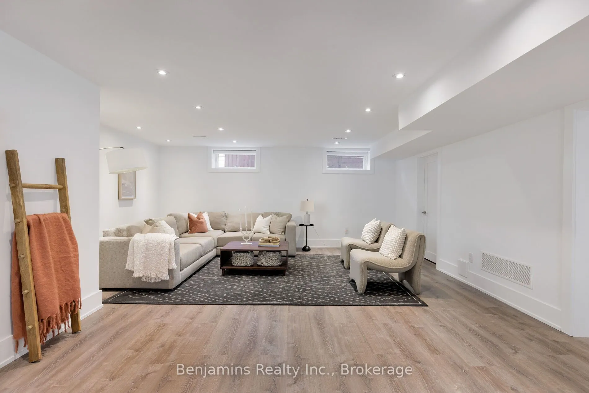 6 Ashall Boulevard